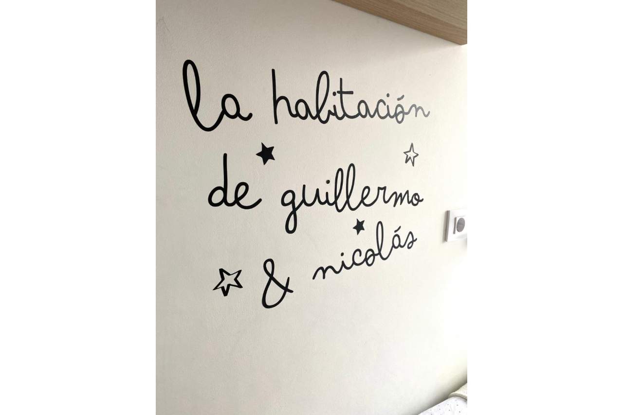 El éxito de la compañía Sueños de Cigüeña, referente en el sector de los vinilos infantiles