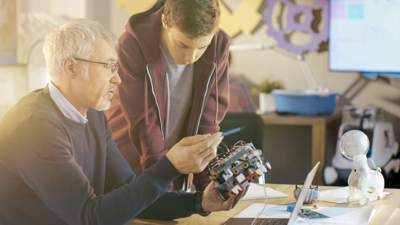 Cursos de robótica online para aprender a enseñar con Juegos Robótica