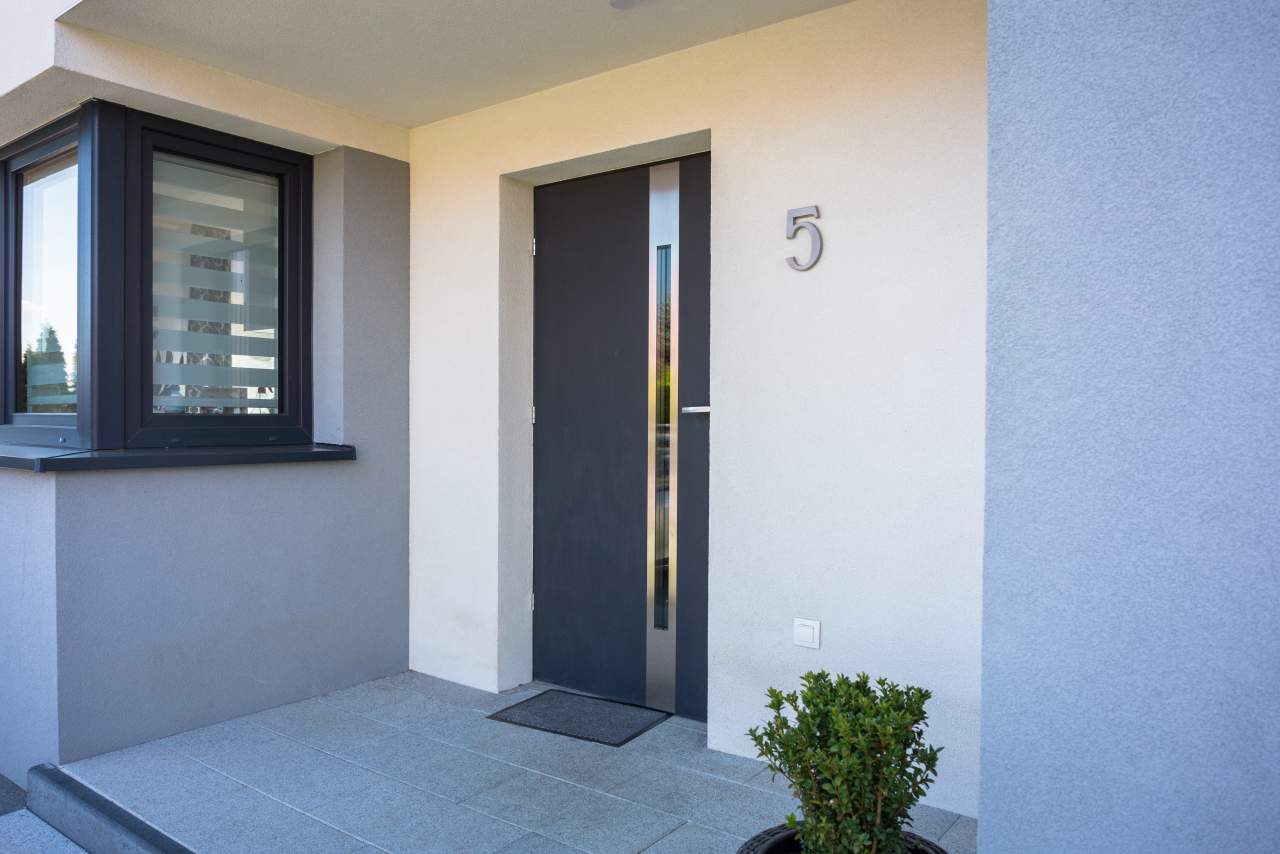 Puerta blindada o puerta acorazada: ¿Qué es mejor para el hogar?