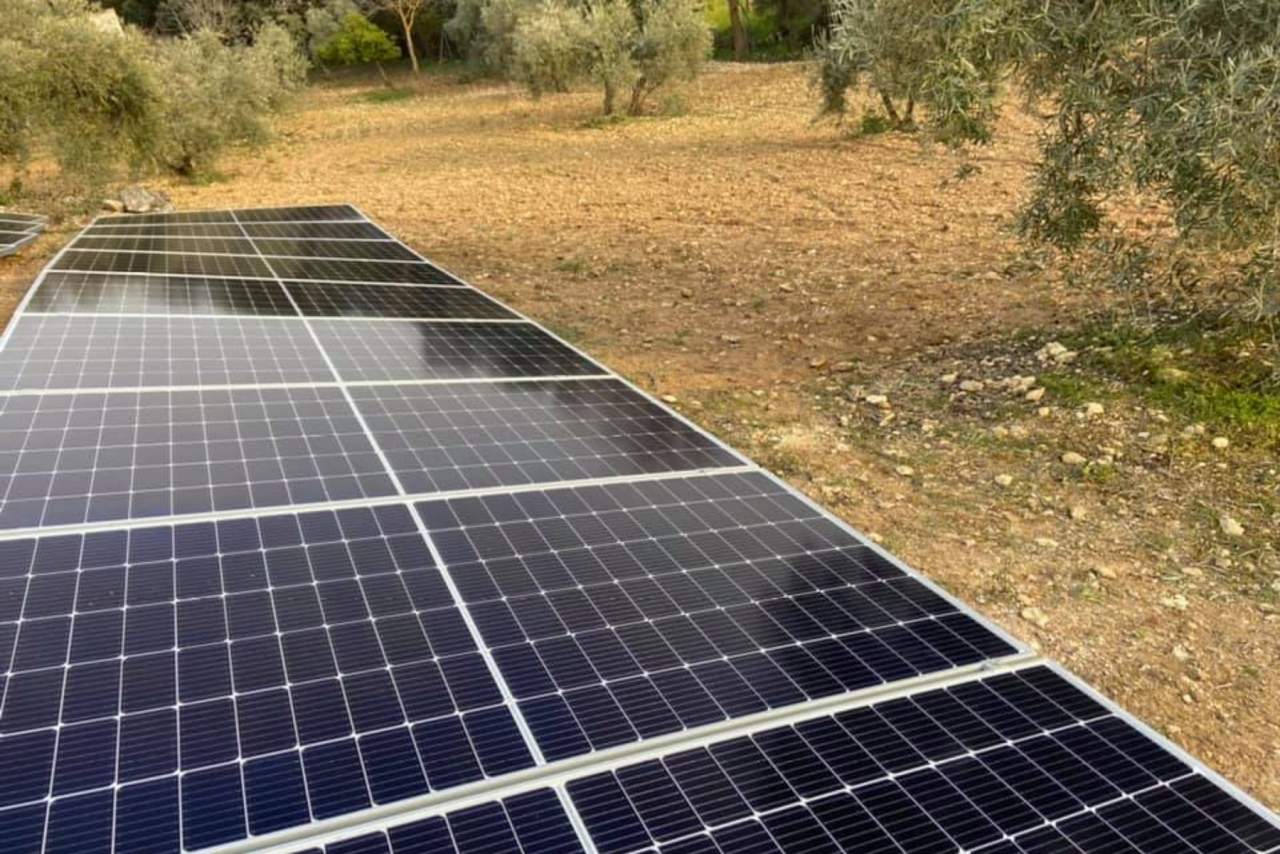 Instalar placas fotovoltaicas en casa con la empresa especializada AGRUPACIONES & SOLUCIONES SOLARES