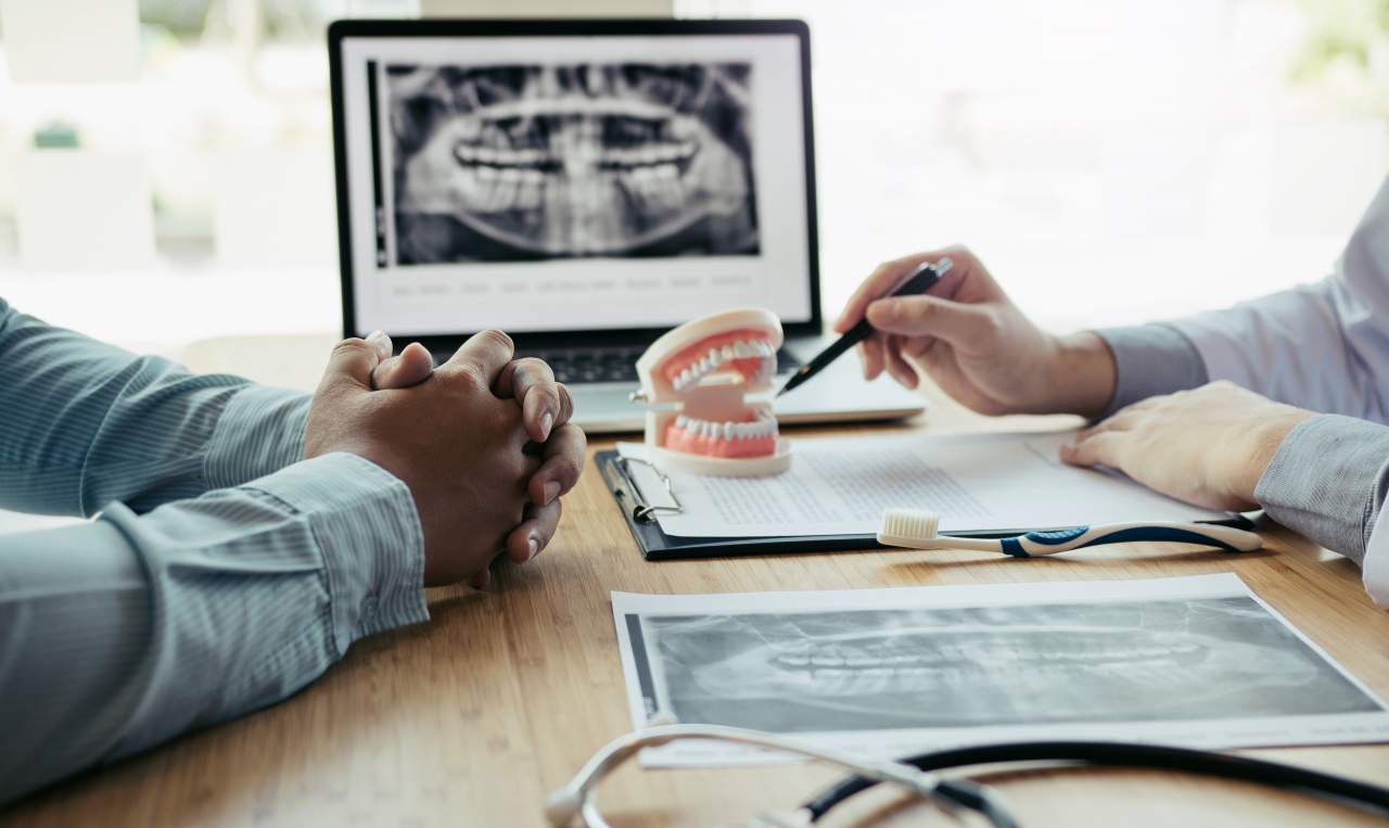Dentistas de la Clínica Helident Sevilla: es recomendable el uso de la mejor calidad en implantes