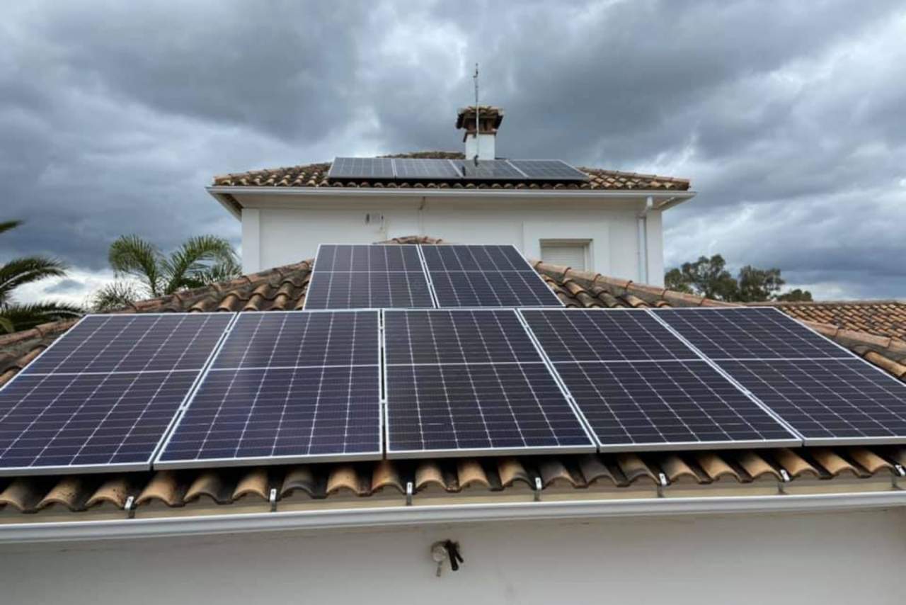 AGRUPACIONES & SOLUCIONES SOLARES: Instalación de placas fotovoltaicas y energía solar fotovoltaica