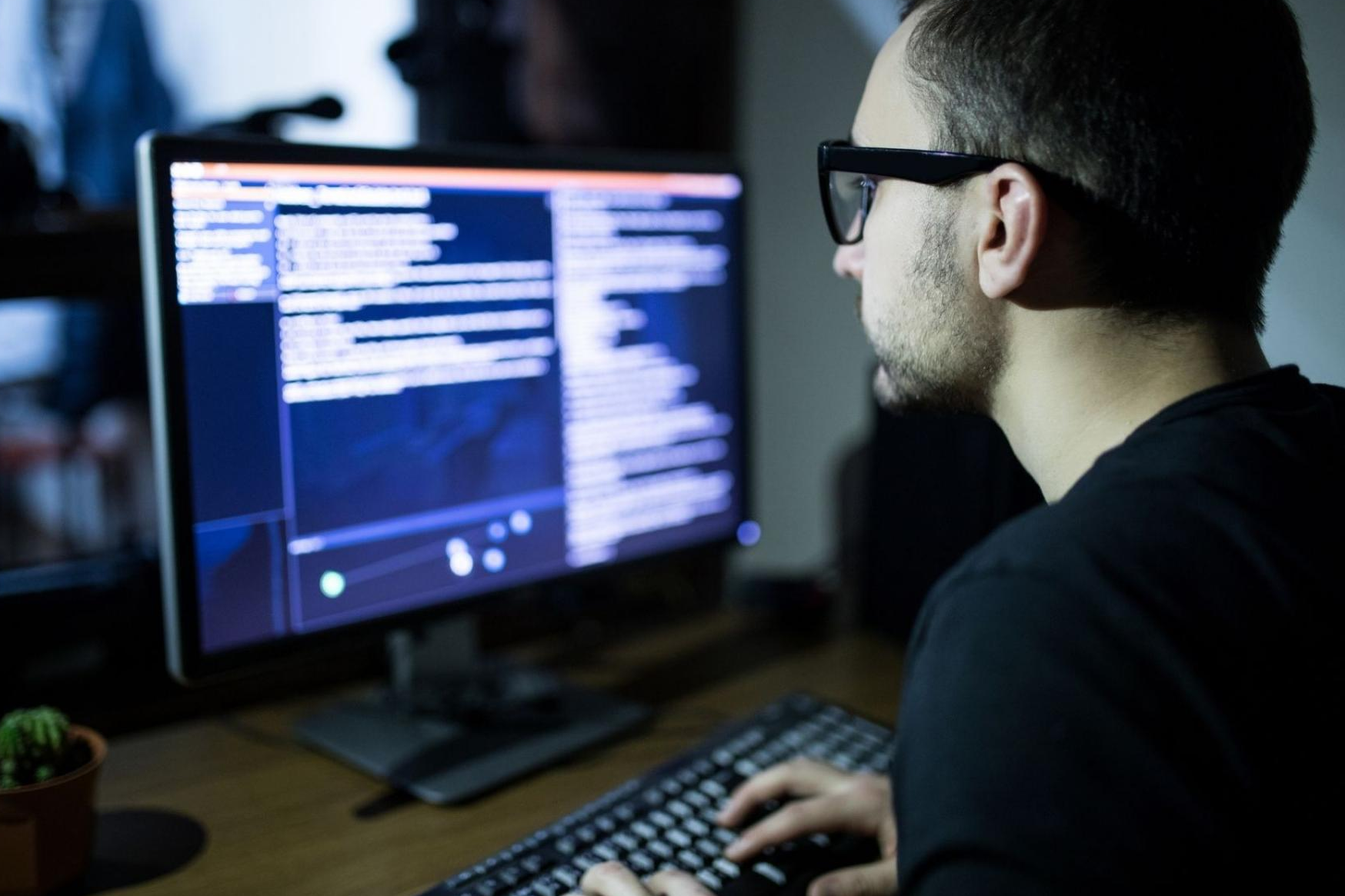 ¿Qué es un Hacker? el nuevo concepto de la era digital explicado por Hackrocks