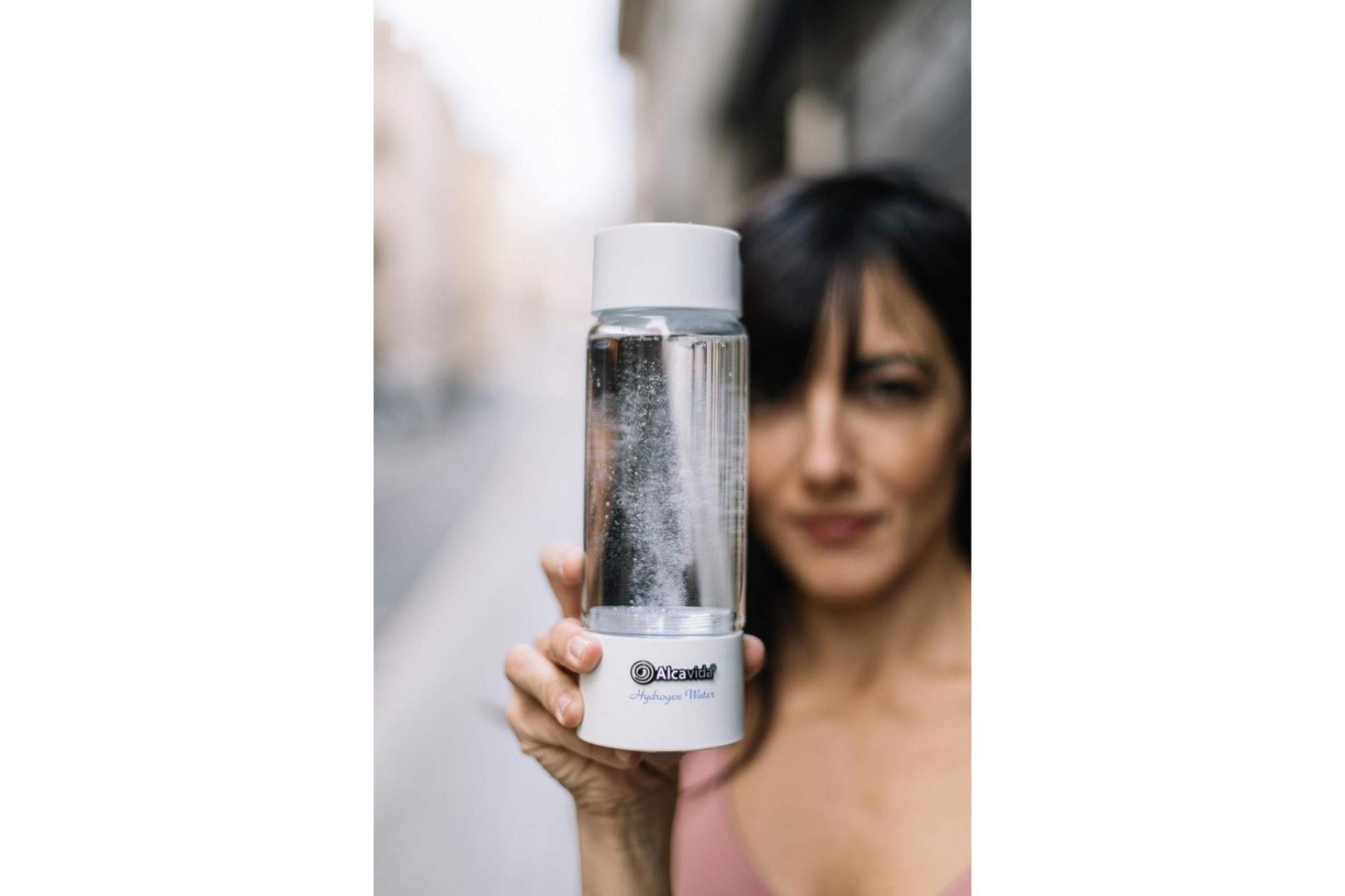 Hidrogenador Akira, el utensilio para crear agua hidrogenada de la empresa Alcavida