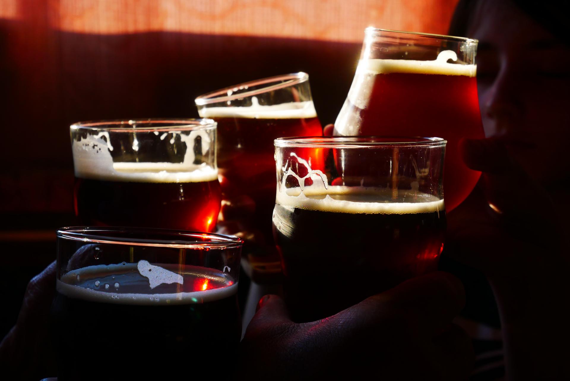 Los clientes se enamoran del sabor de la cerveza 12-70