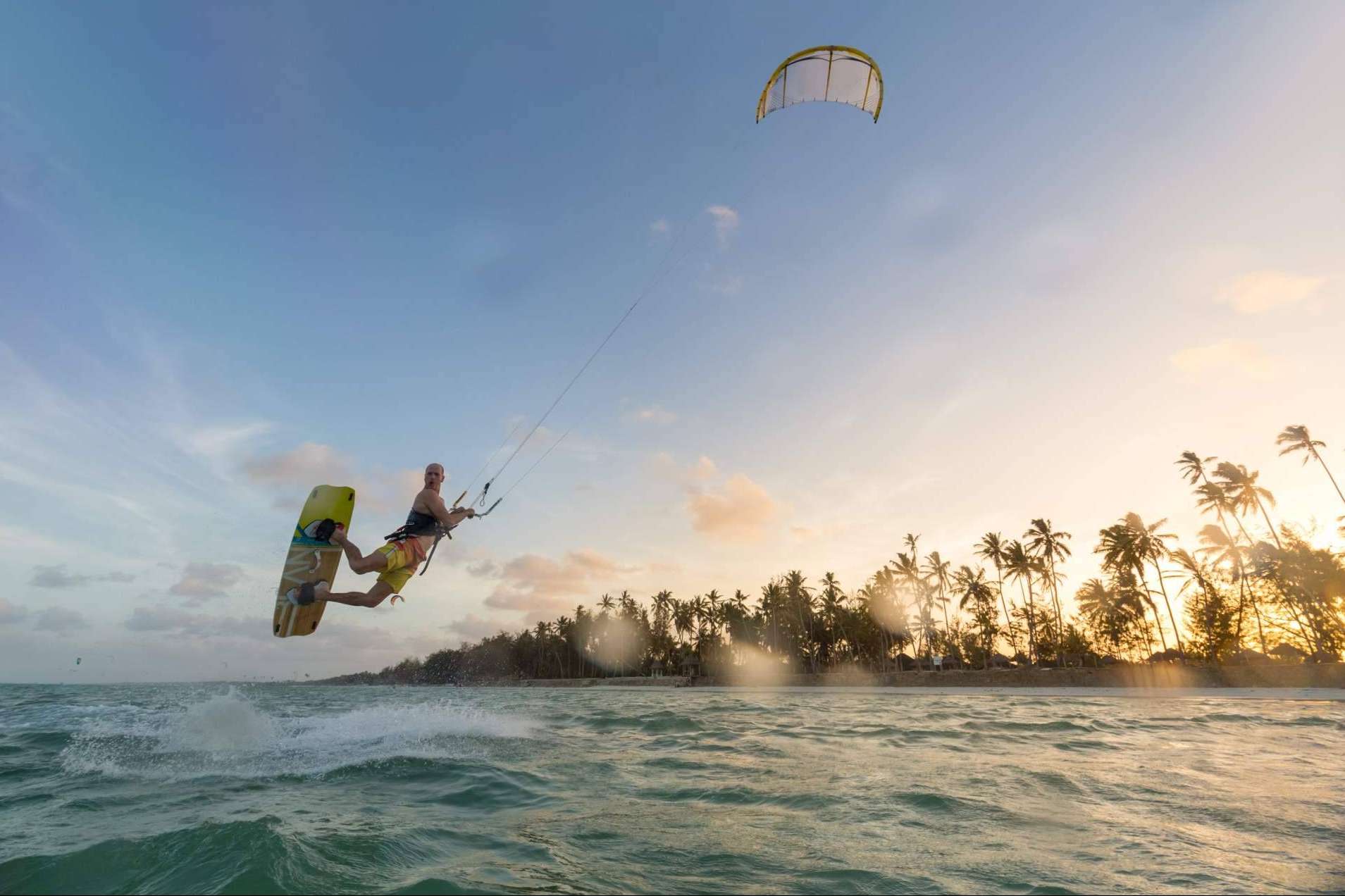 La escuela 3 Sixty Kite School Tarifa ofrece múltiples opciones para aprender a hacer Kitesurf en Tarifa