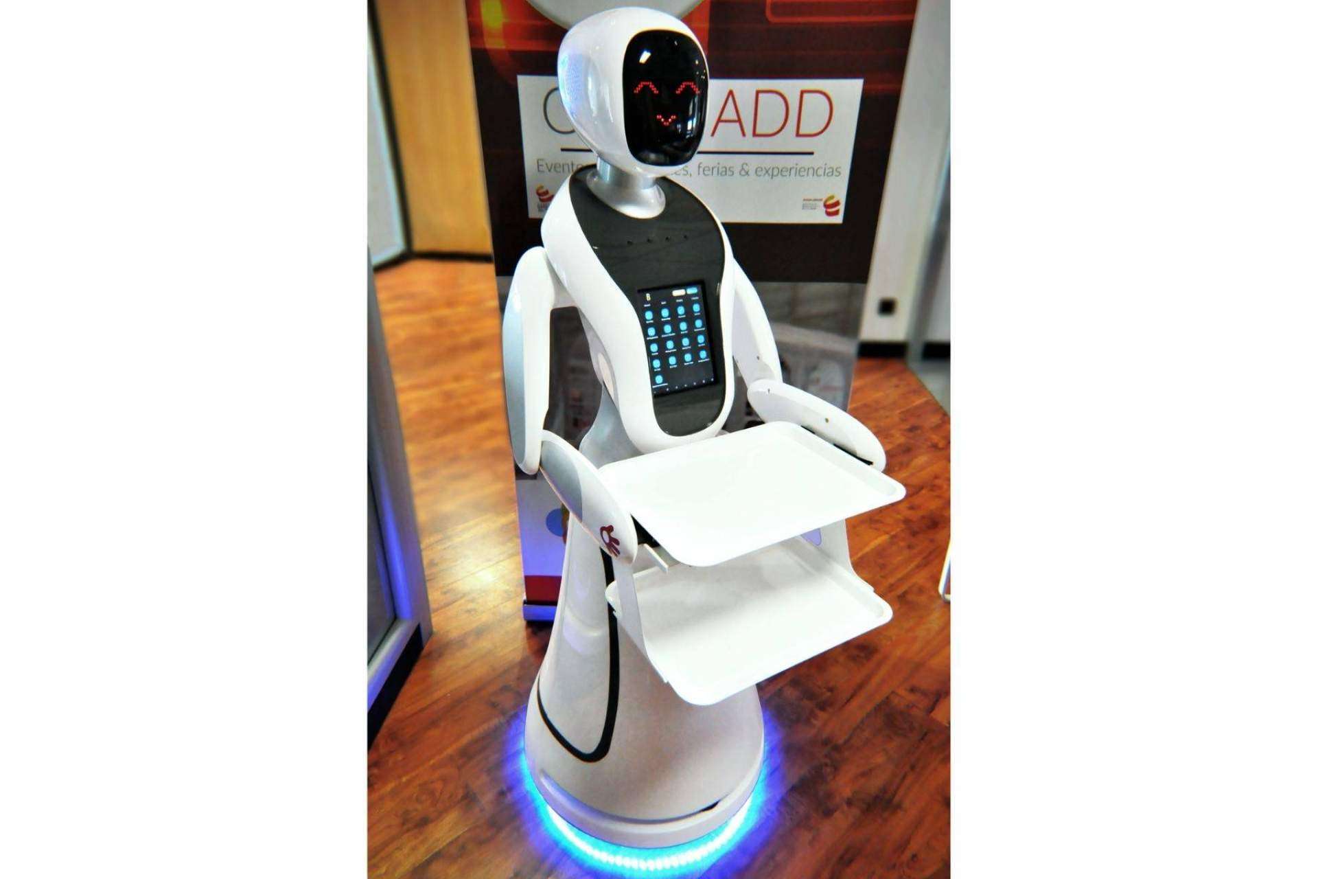 ¿Qué funcionalidades ofrece el robot camarero de Futura Vive?