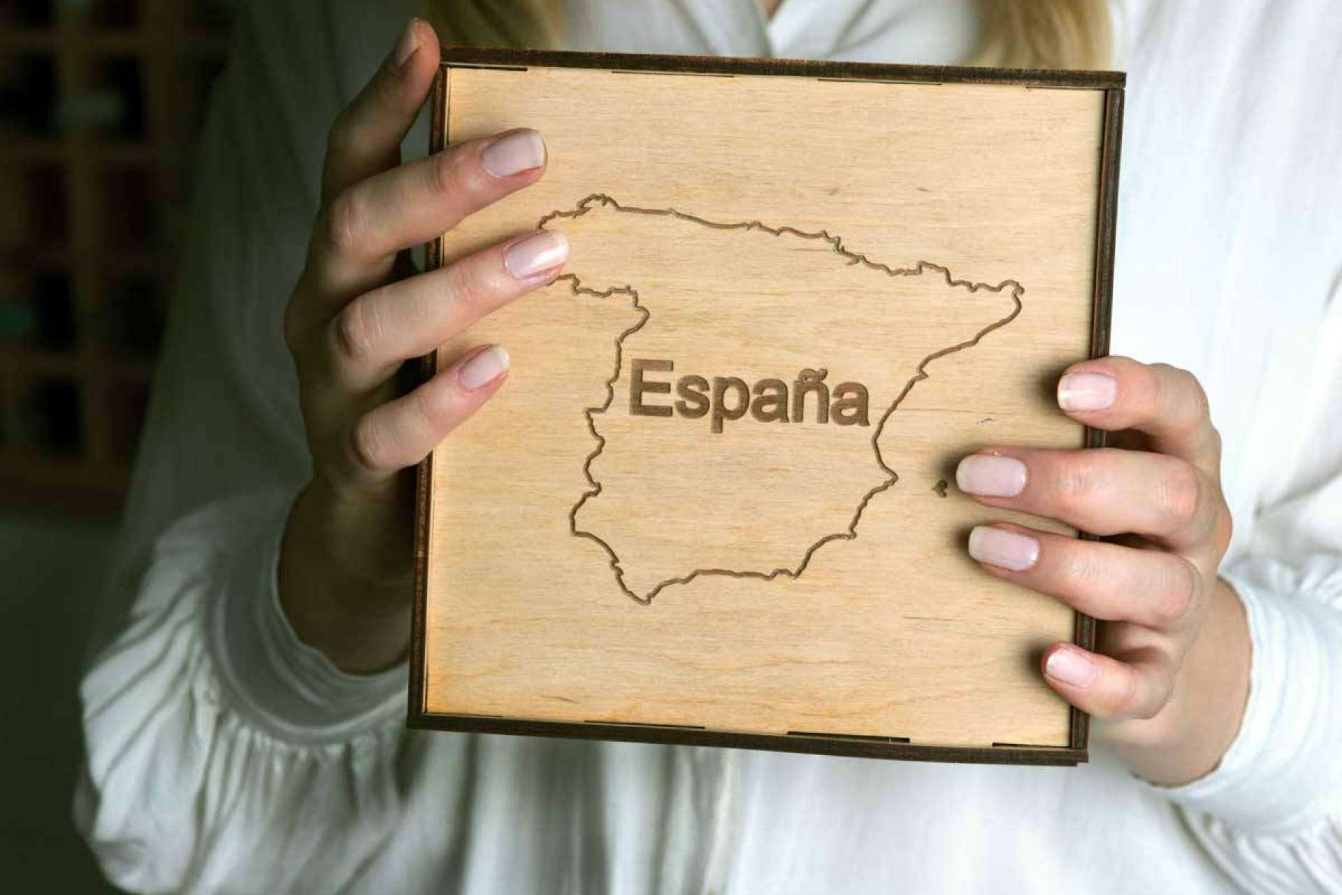 El mapa de España en madera de la empresa Regalos de Madera se convierte en el regalo ideal de la temporada