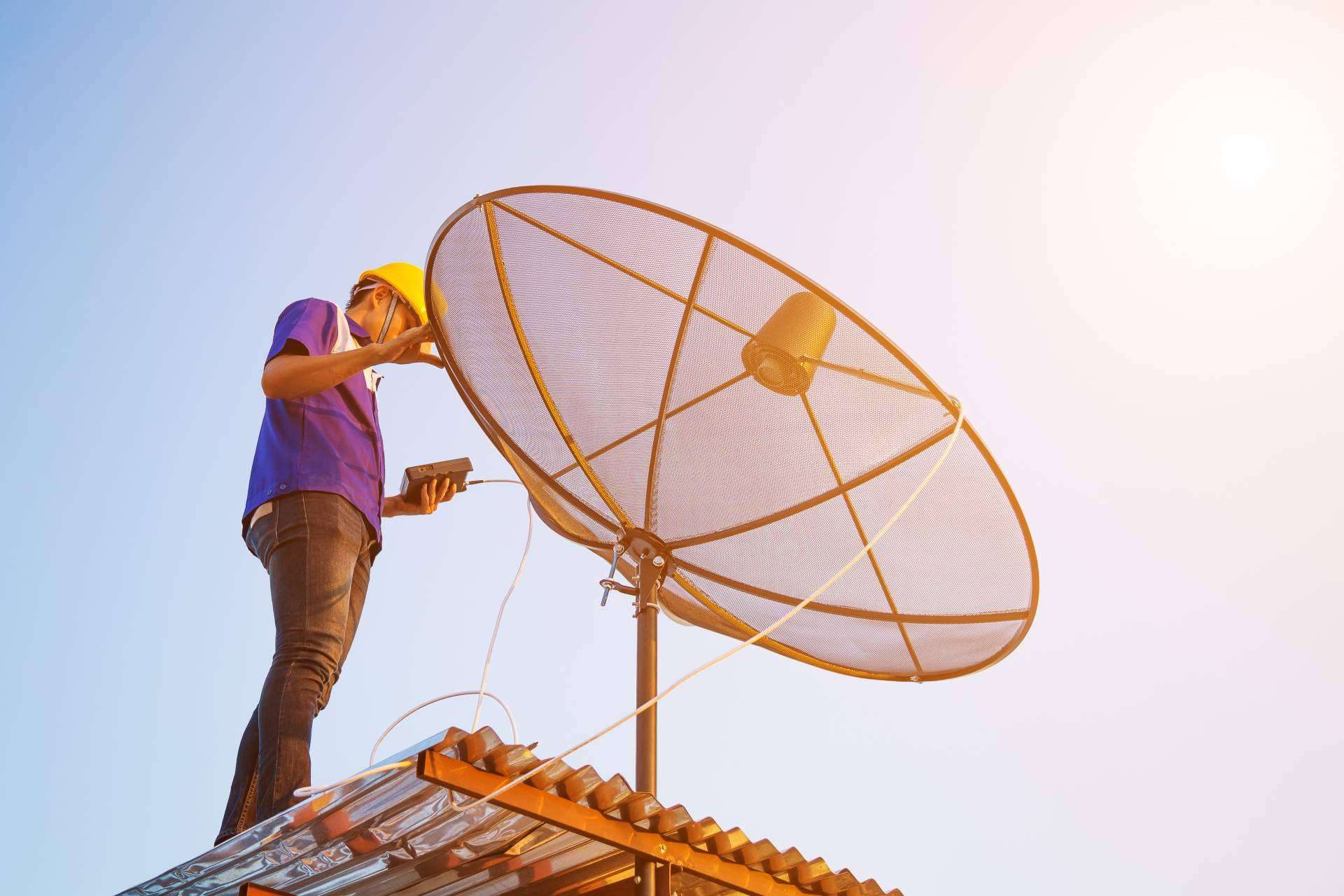¿Por qué contratar un técnico de instalación de antena de TV con Antenistas Valencia?