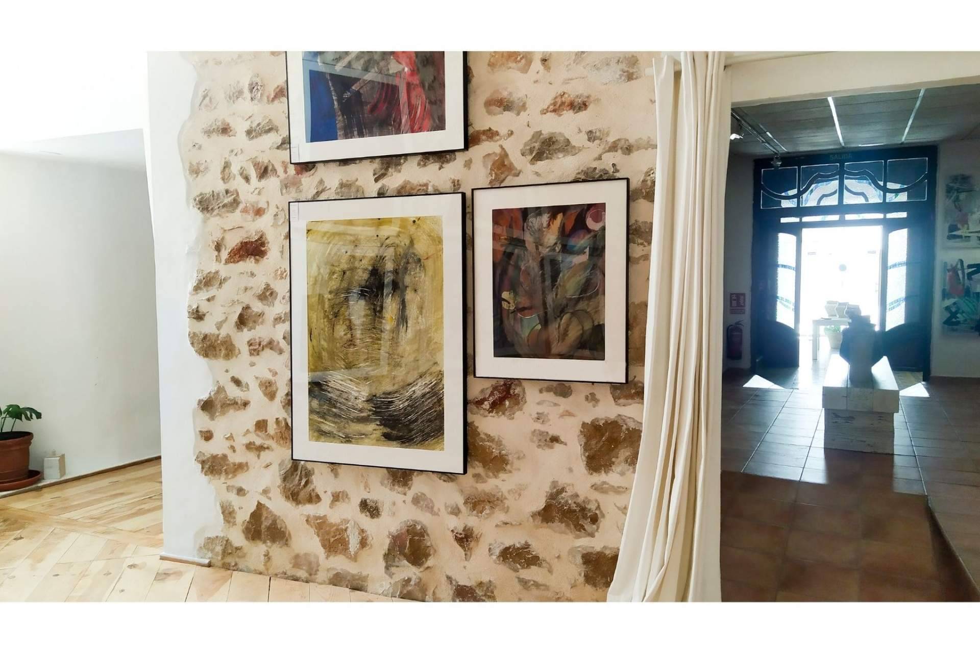 Las exposiciones de Espacio14: de arte contemporáneo a arte emergente
