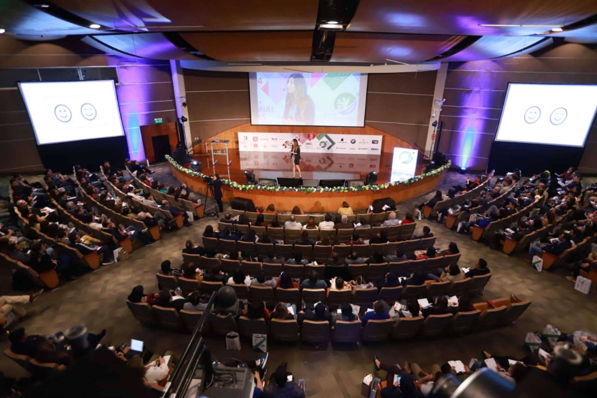 Mónica Galán Bravo: ejercicios para aprender a hablar en público