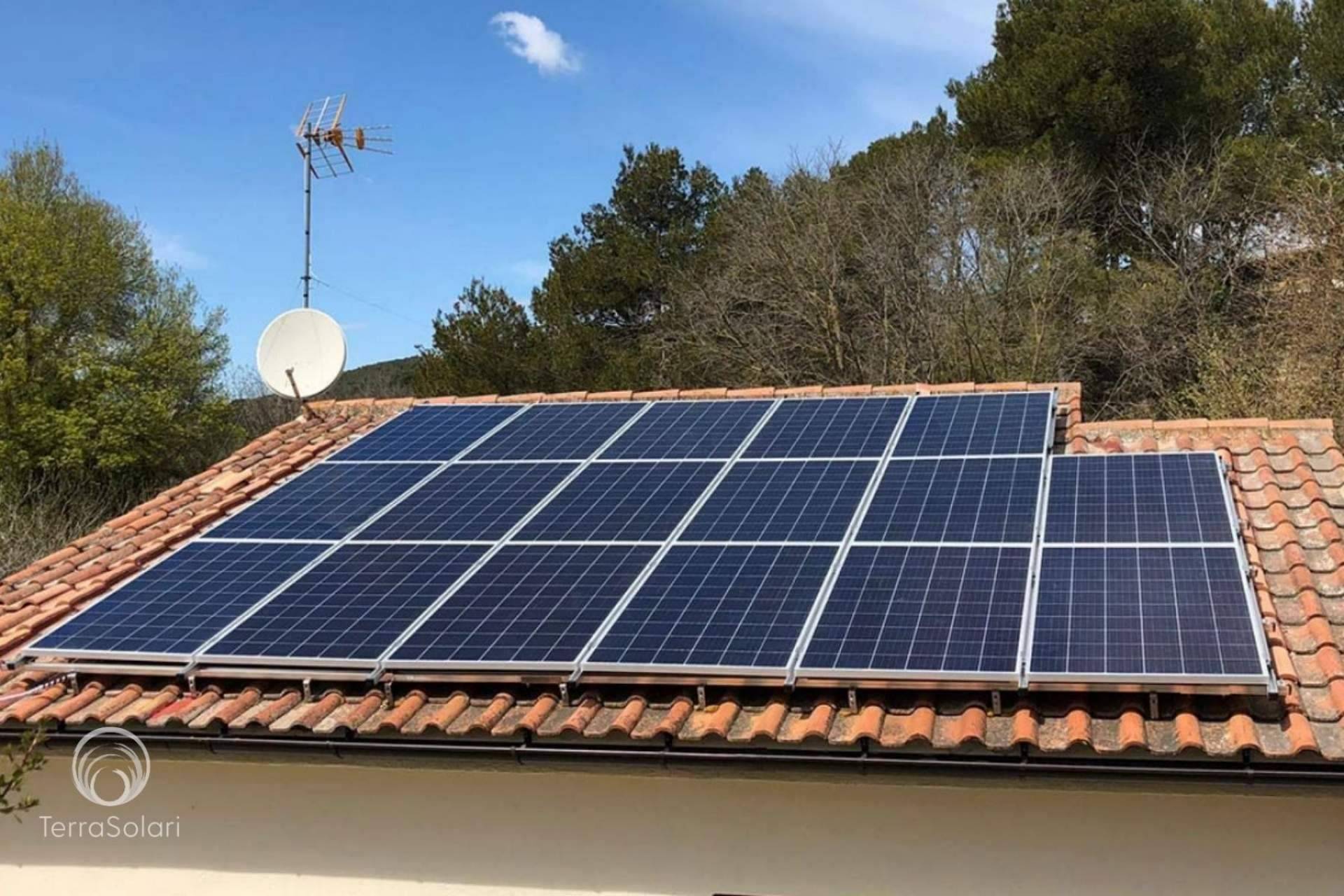 TerraSolari: ¿Cómo conseguir una subvención económica para instalar placas solares en la vivienda?