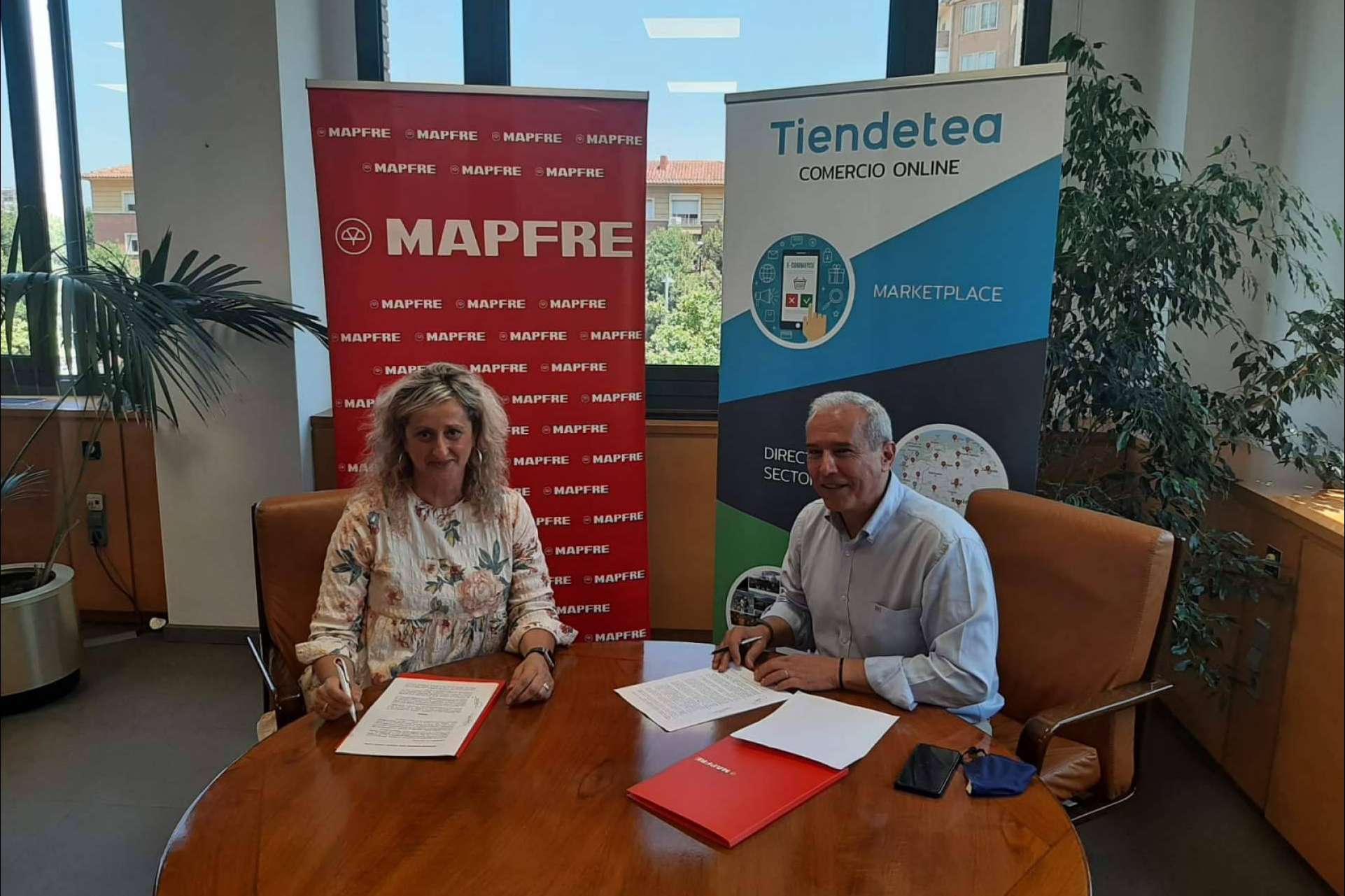 Tiendetea y MAPFRE: las dos empresas han firmado un acuerdo de colaboración