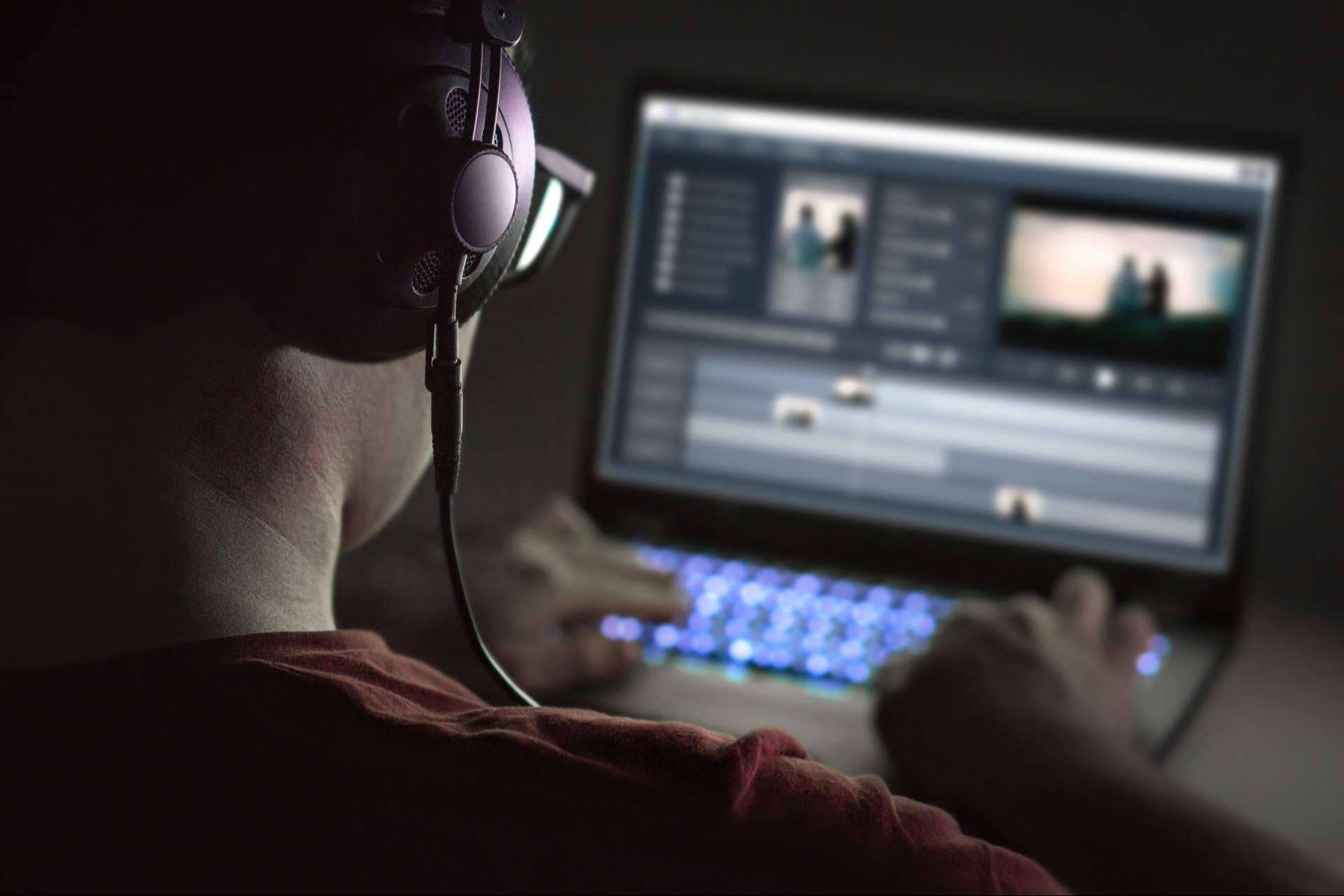 Antonio Escudero, el experto de Edítalo Pro, el canal de YouTube para aprender las principales técnicas de edición de vídeos a nivel profesional
