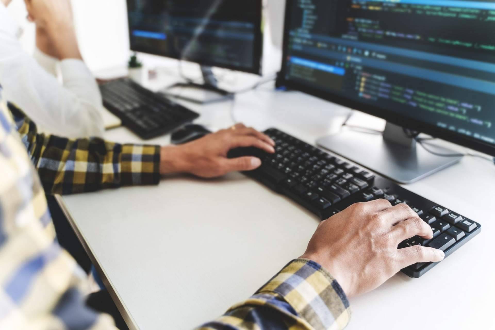Naxer ofrece el máster en Full Stack Developer, una de las formaciones con más éxito laboral