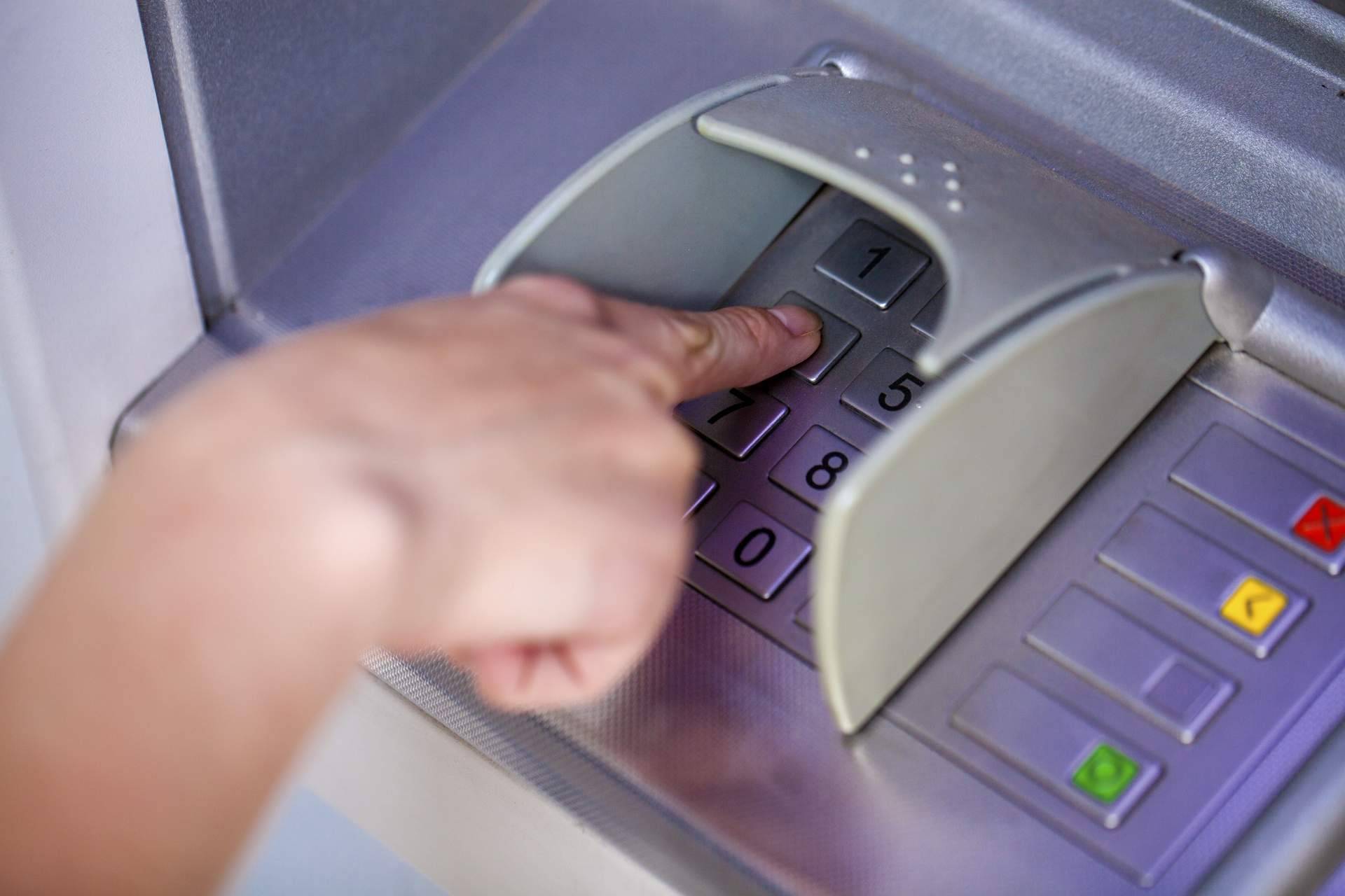 Conseguir la nulidad de los contratos revolving por sus intereses usurarios de la mano de Víctimas del crédito