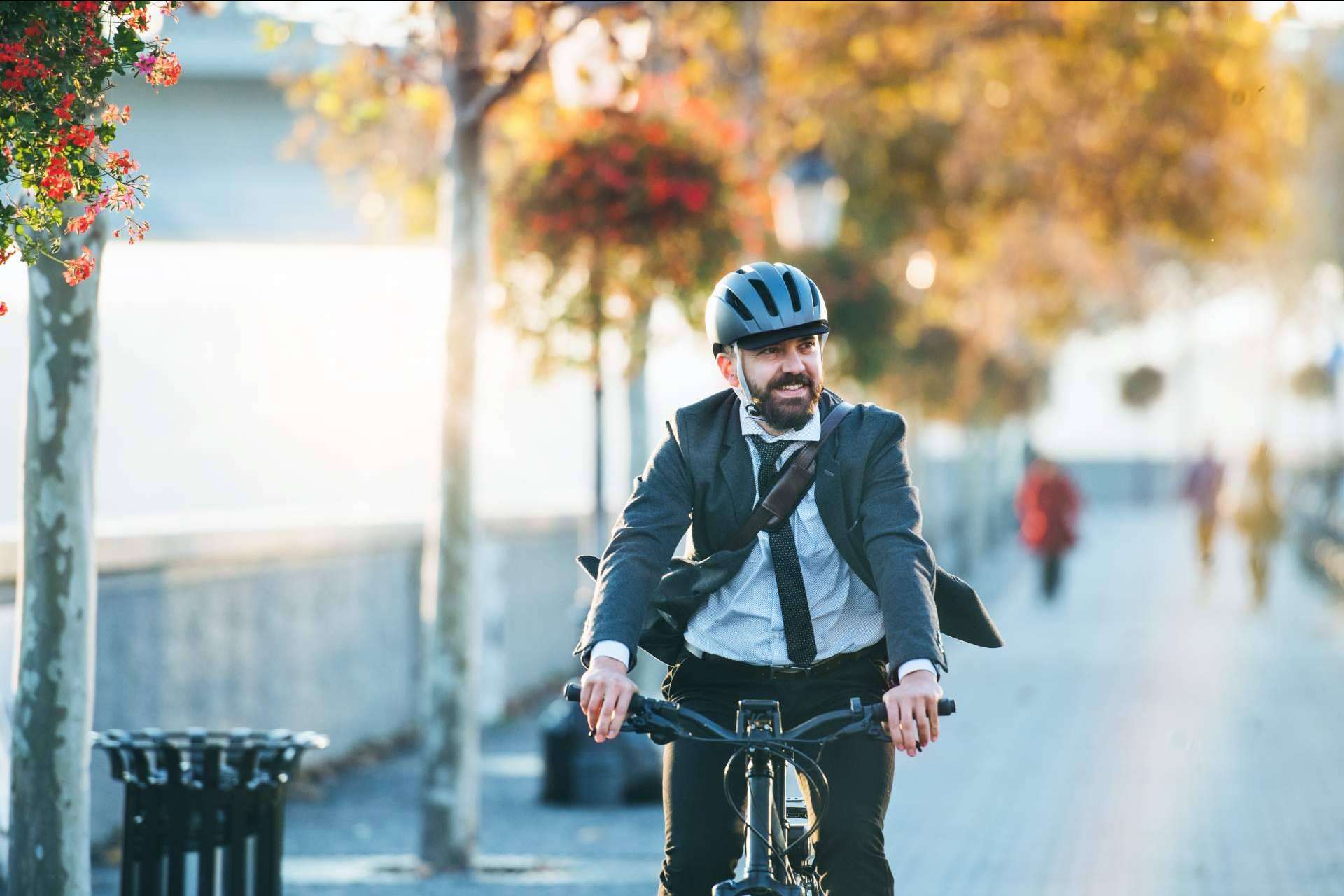Apostar por la movilidad sostenible: la empresa moty y sus bicicletas y patinetes eléctricos