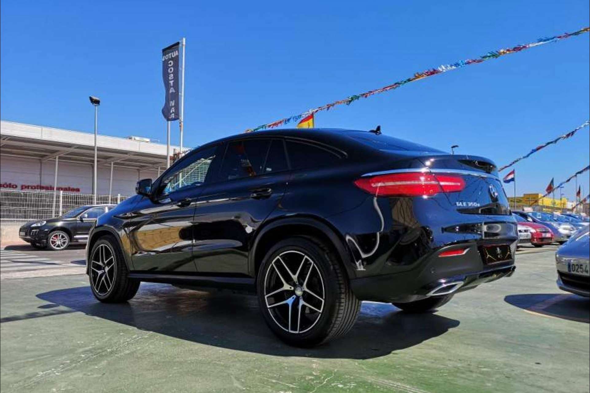 Alquilar Mercedes GLE Coupe o alquilar AUDI R8 Spyder en Rent Car Deluxe: la mejor opción para los amantes de la velocidad