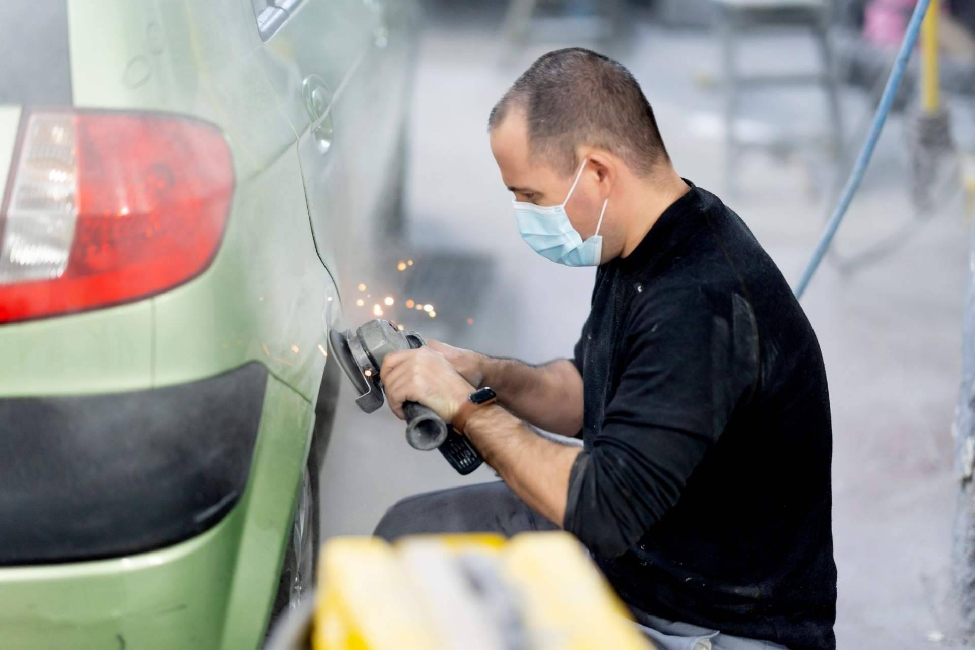 Instituto Técnico de Automoción: obtener el título del curso de chapa y pintura