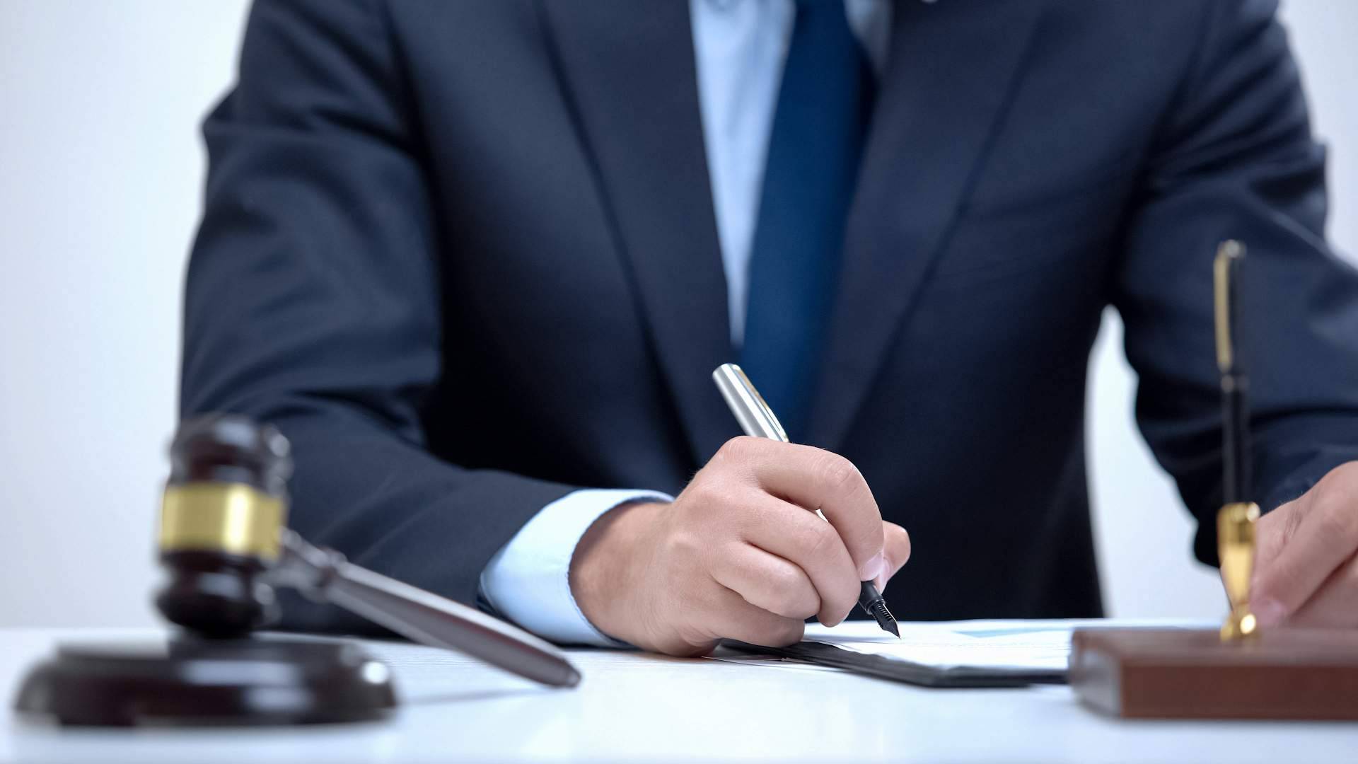 Defendo Abogados: Derecho Laboral para empresas y particulares