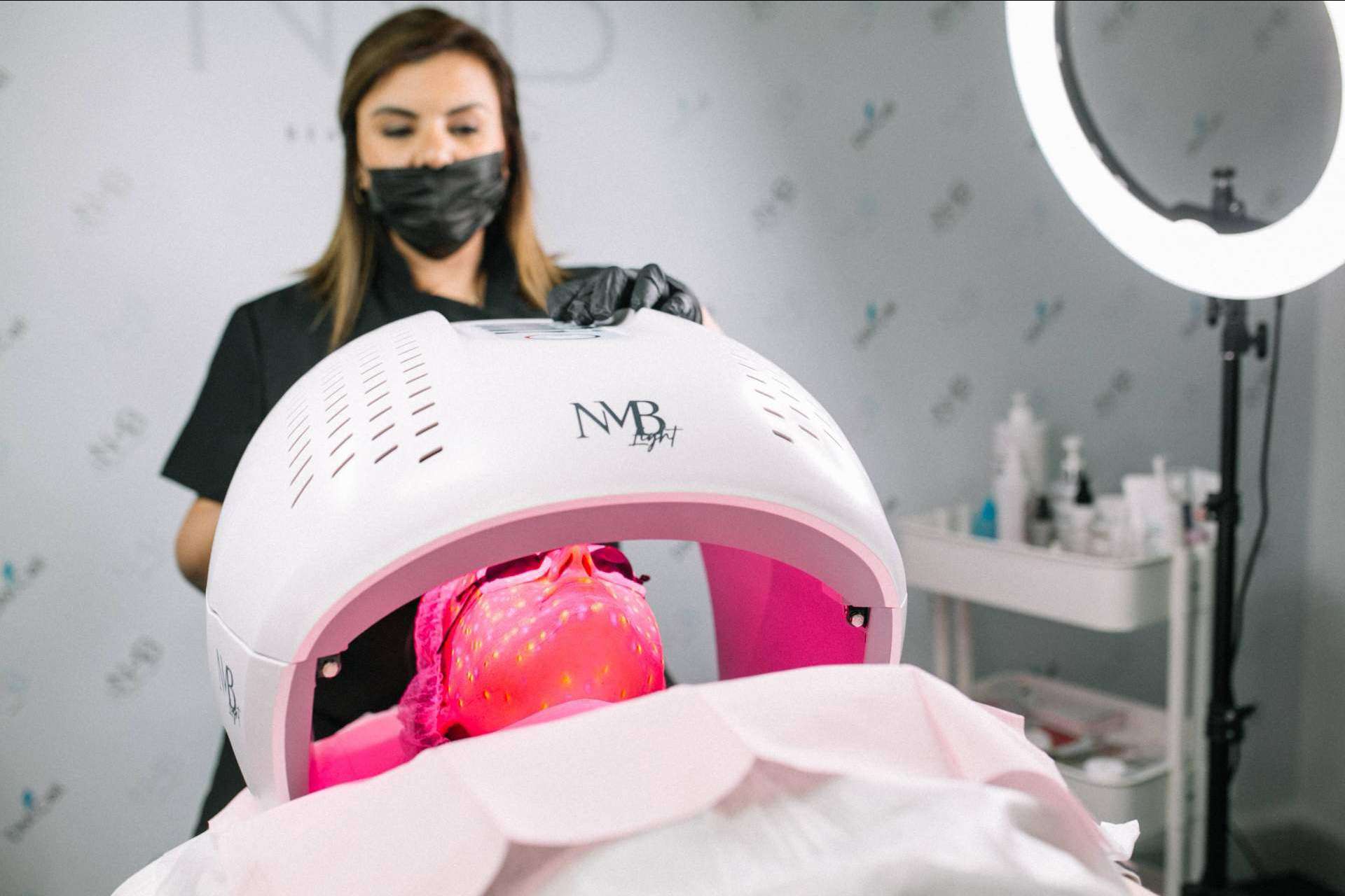 La academia de estética avanzada NMBeauty Academy ofrece cursos de formación para toda España