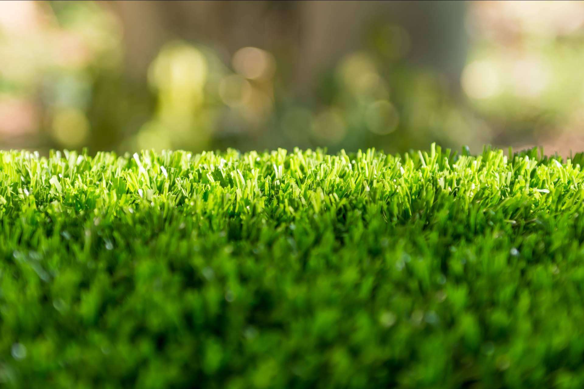 Belleza y practicidad para el jardín de la mano del césped artificial de Mundo Césped