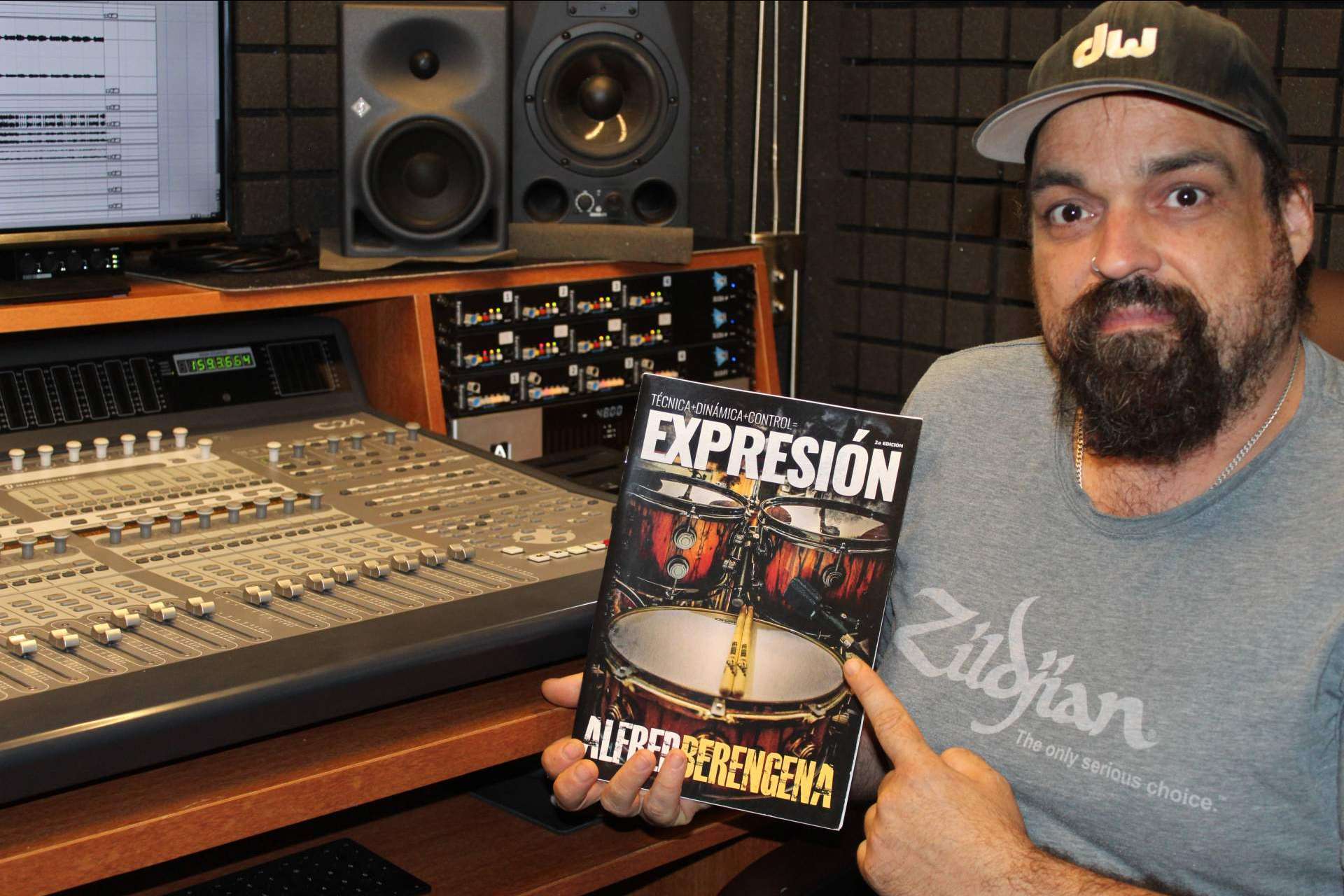 Agotada en un año la primera edición de EXPRESIÓN, el último libro de batería de Alfred Berengena