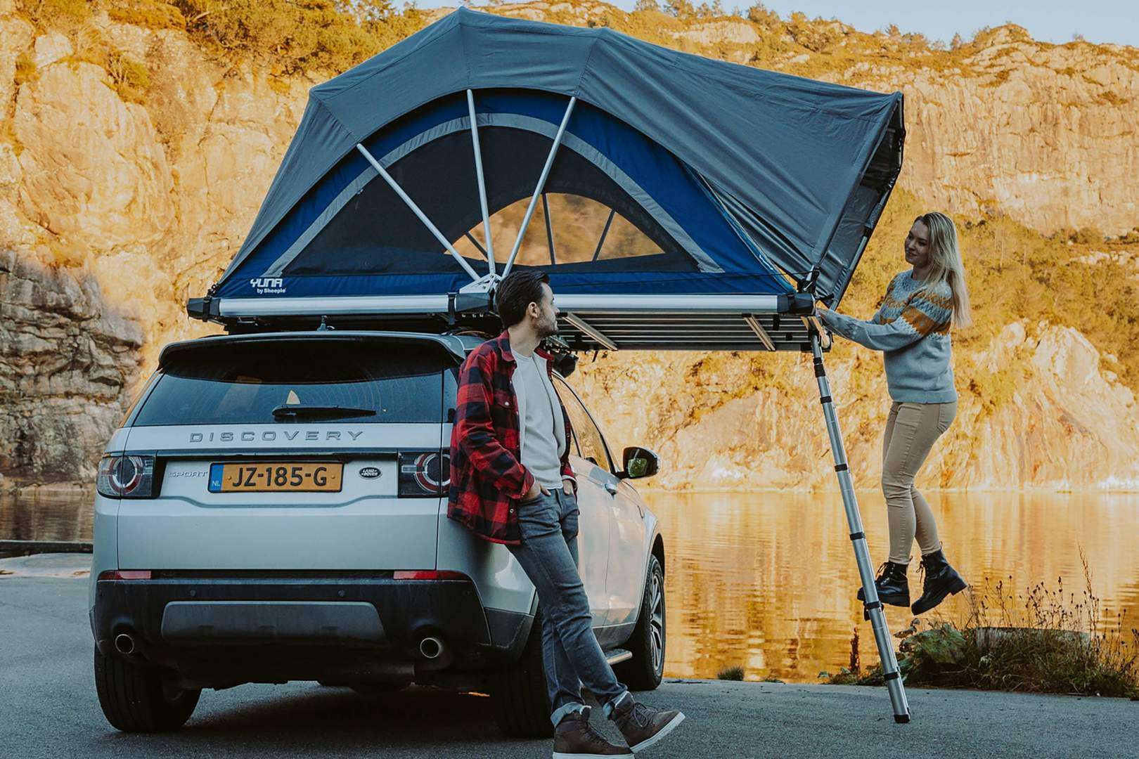 Los accesorios para tiendas de techo de Foxcamper permiten hacer una escapada a la naturaleza de manera cómoda