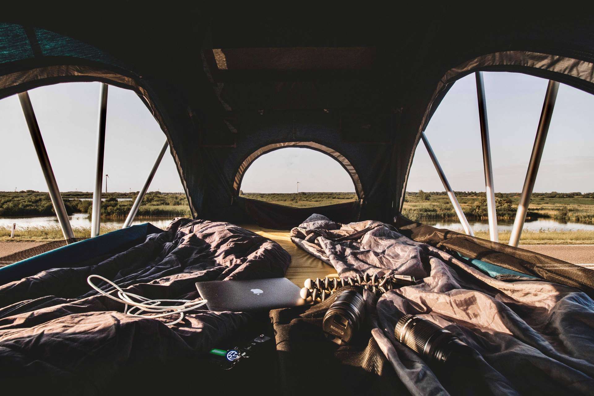 Foxcamper permite viajar con una tienda de techo