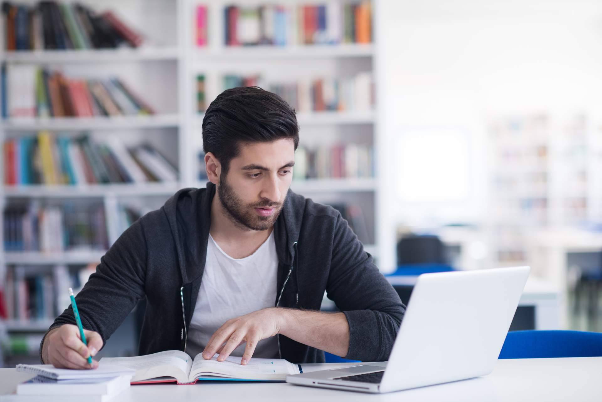 La importancia de los software antiplagio, como el ofrecido por Ayuda Universitaria