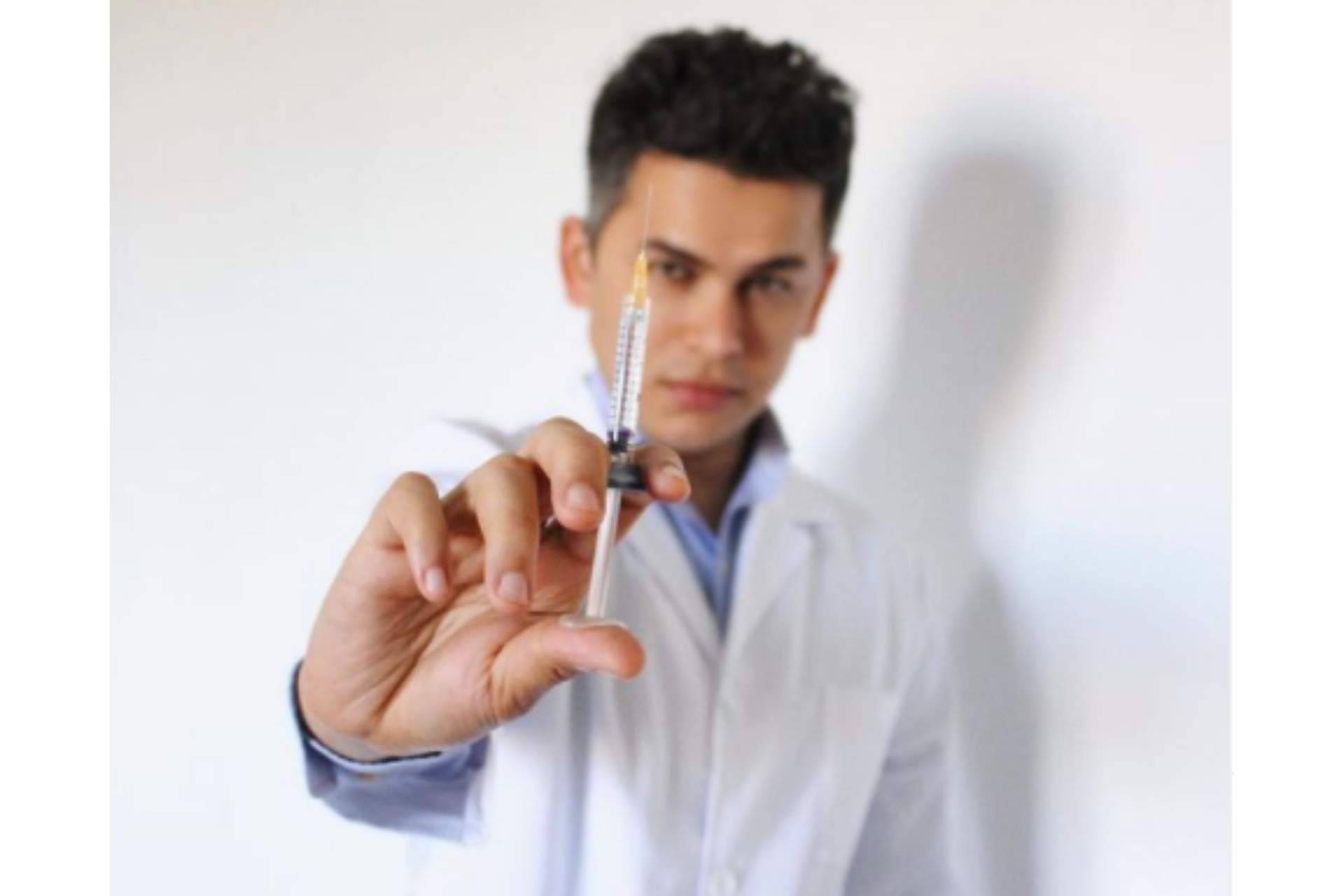 Dr. Johnny Castellar: marcación mandibular con ácido hialurónico