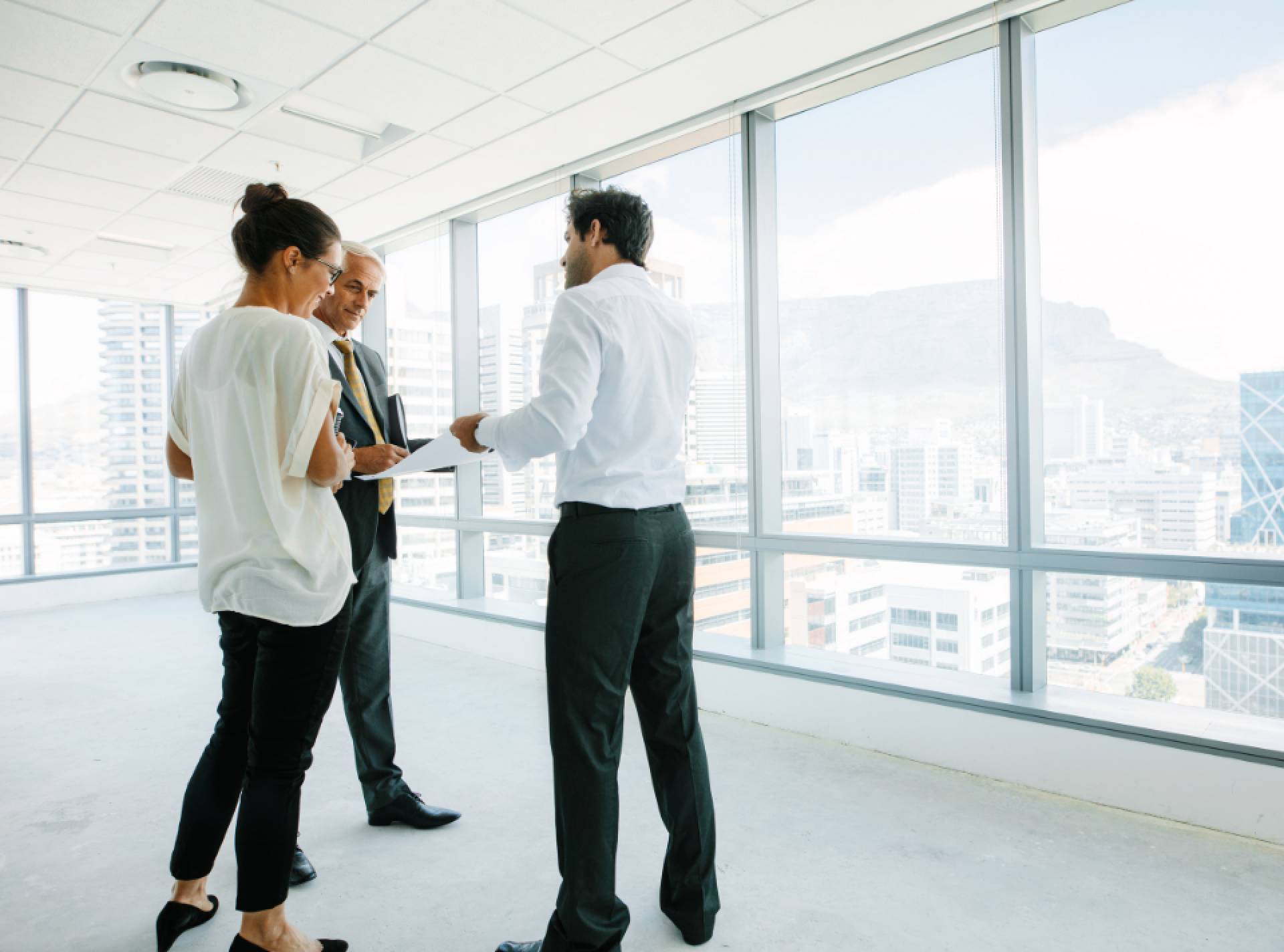 Elba Invest Inmobiliaria: las ventajas de comprar con un agente inmobiliario