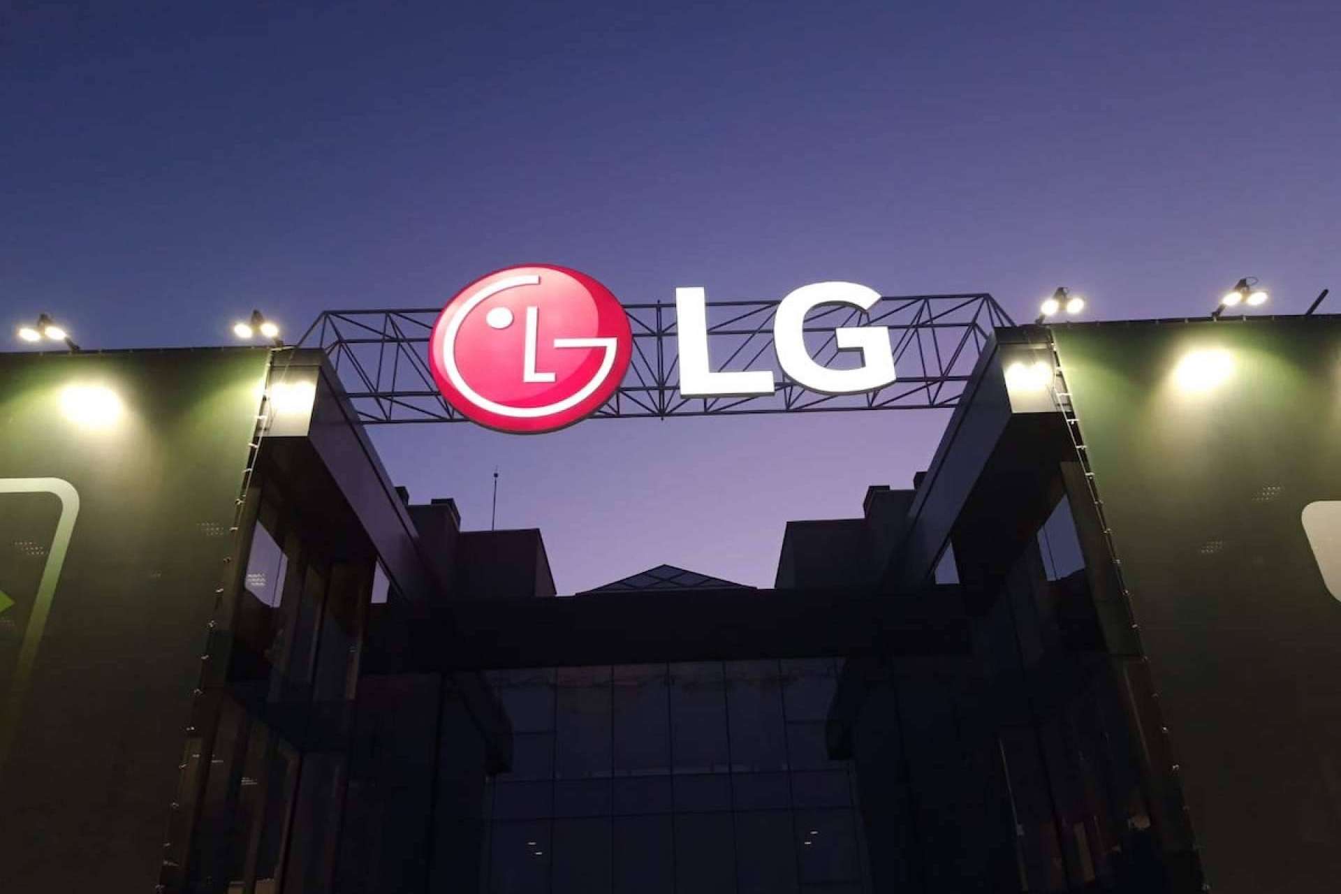 Las letras corpóreas de Rotuser permiten llamar la atención de los clientes