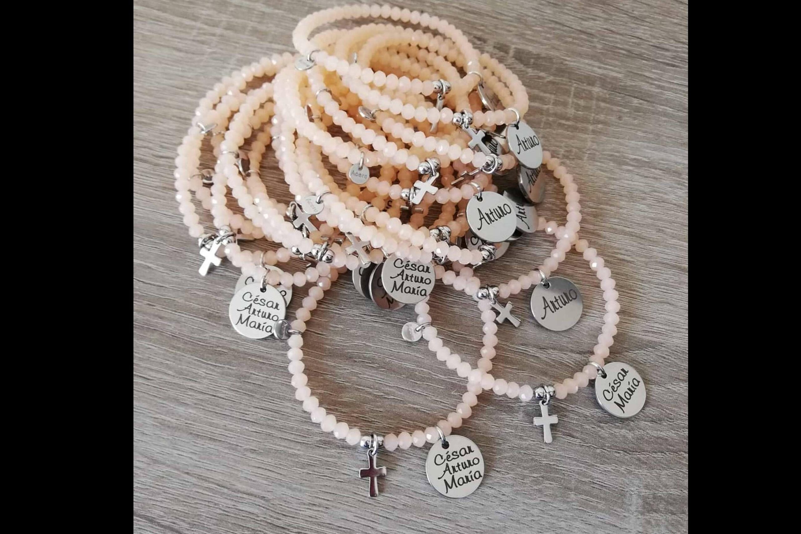 La compañía Janlukdesign ofrece detalles para bodas originales y personalizables