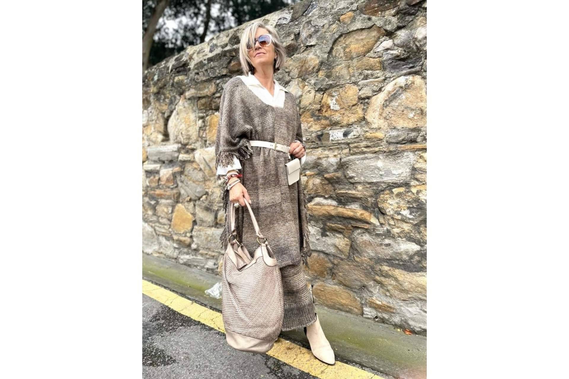 Las influencers eligen los bolsos piel lavada de Lola Amara para complementar sus looks