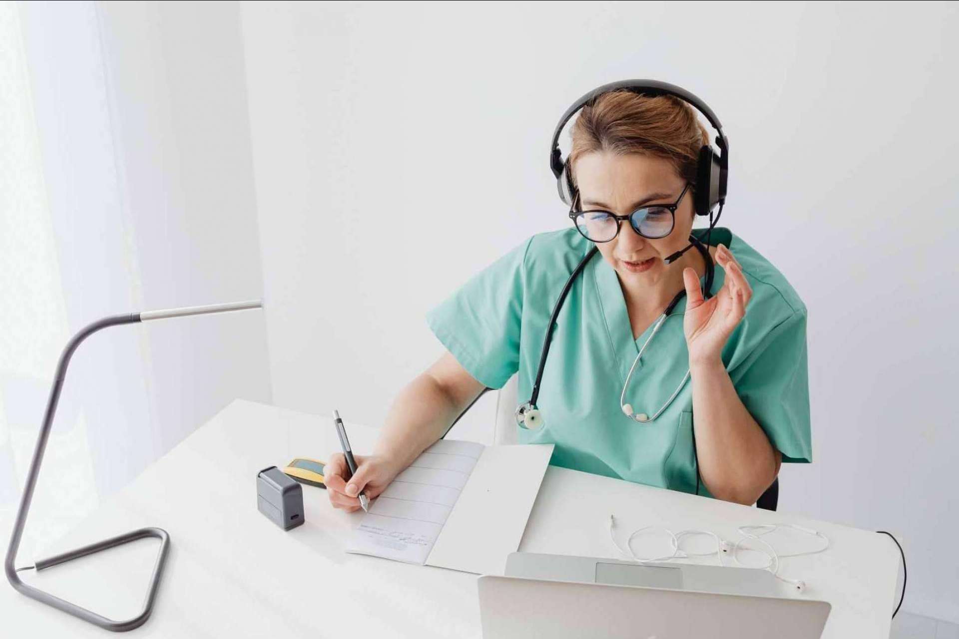Elba Trad ofrece un servicio de traducciones médicas en más de 260 idiomas