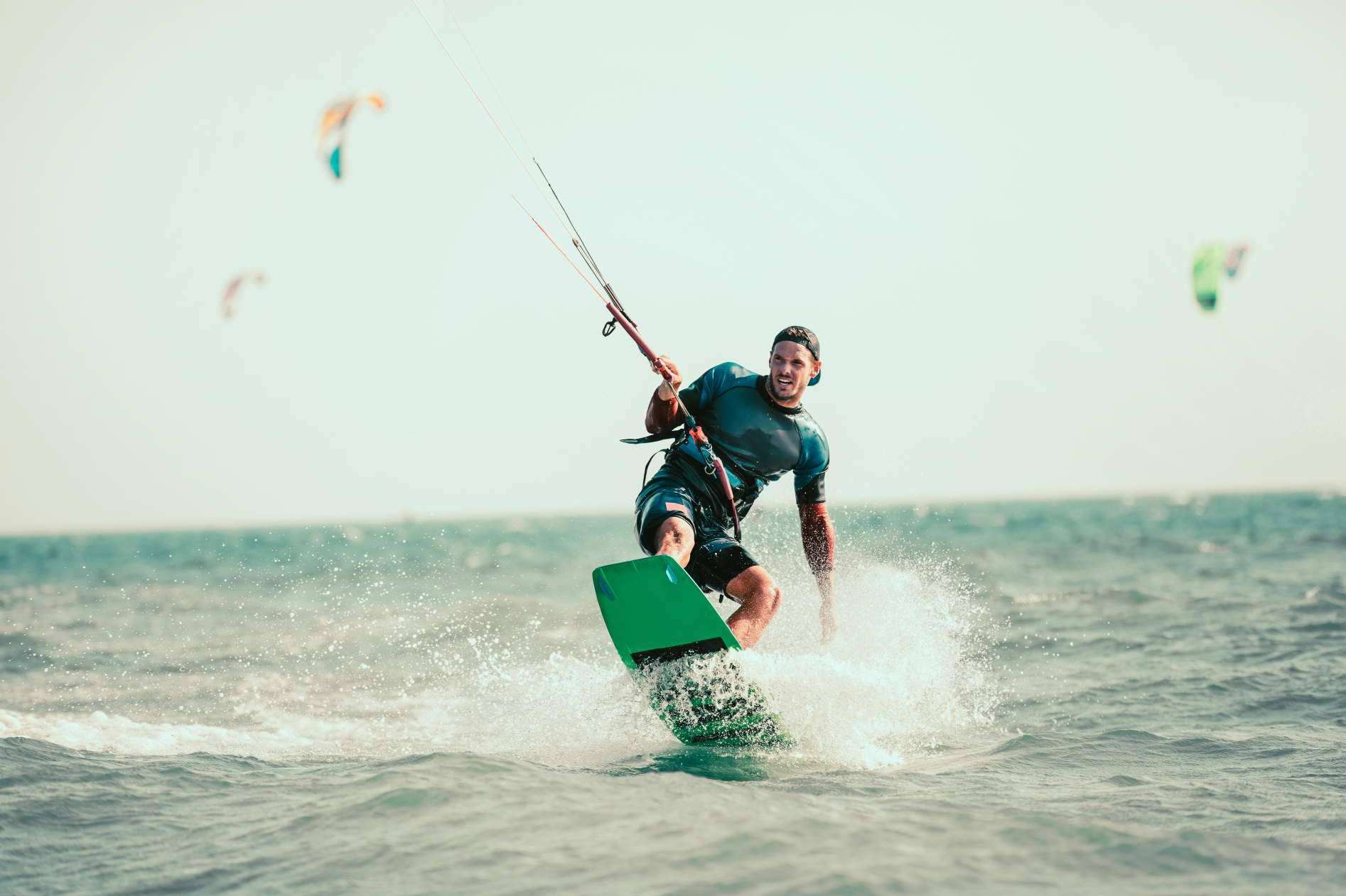 La escuela de kitesurf de Tarifa que ofrece cursos durante todo el año