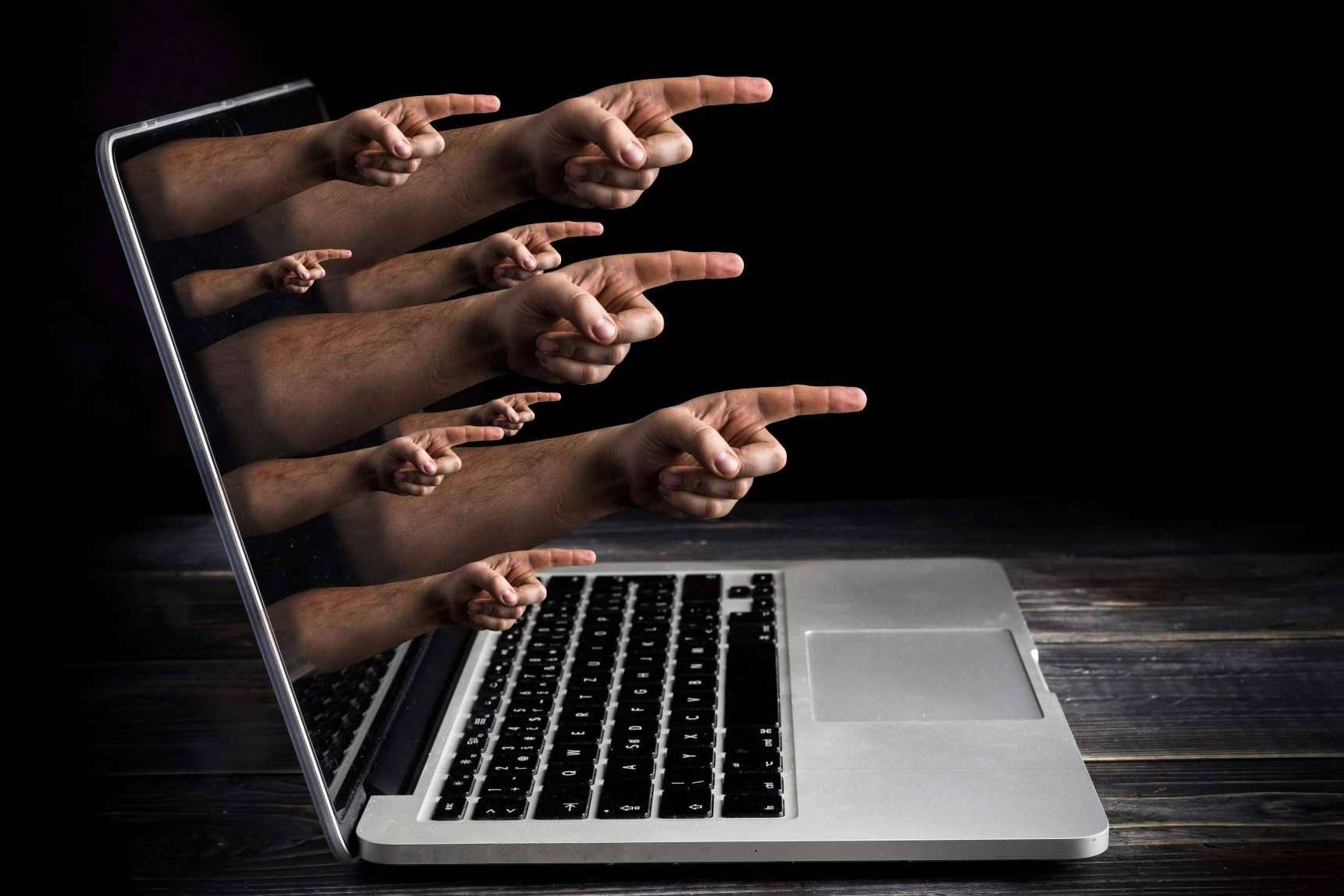 El seguro contra el ciberacoso. Remove Group abre una línea para eliminar contenidos y luchar contra el ciberbullying