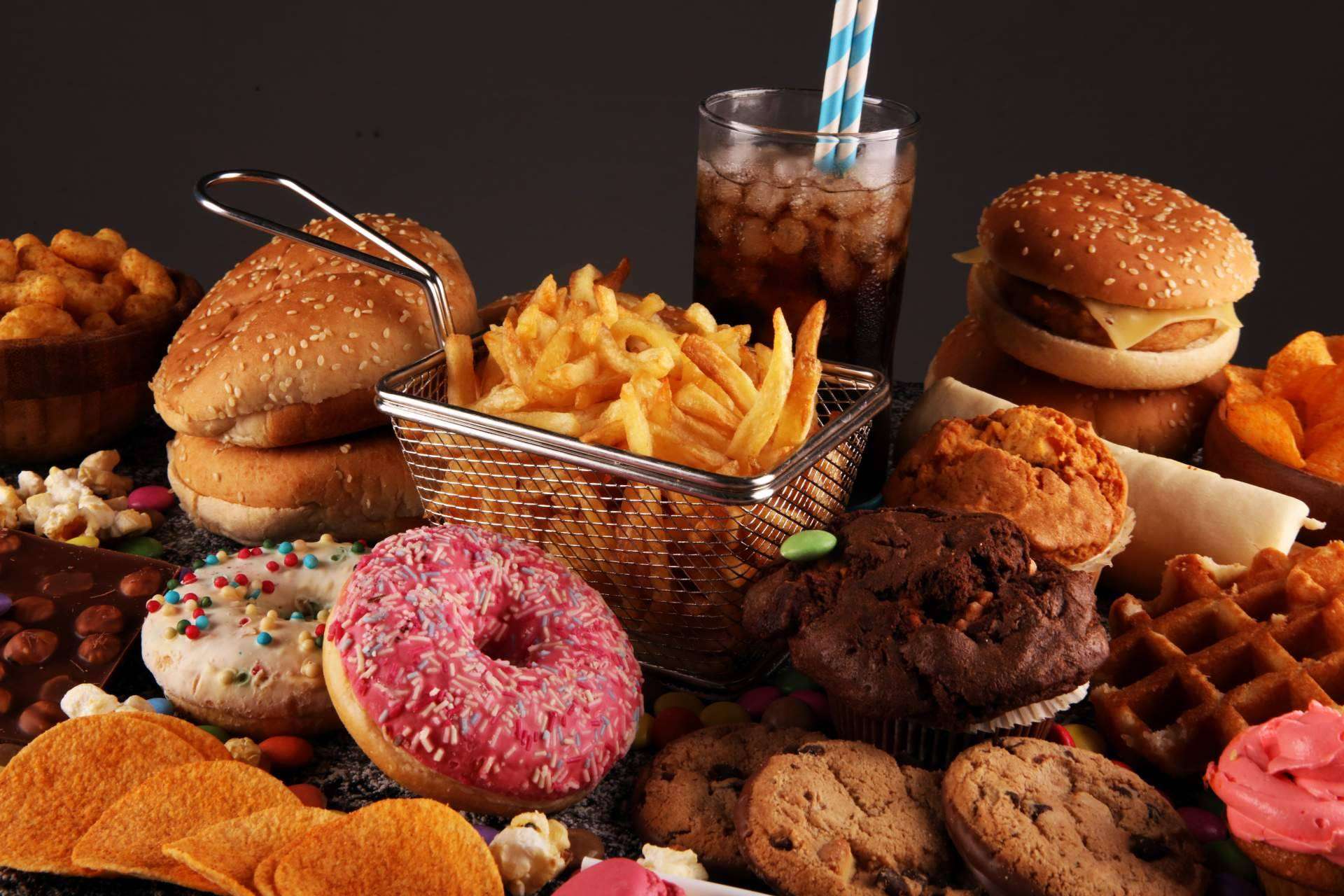 Las diferencias entre los alimentos procesados y ultraprocesados, según PmteamWomanFit