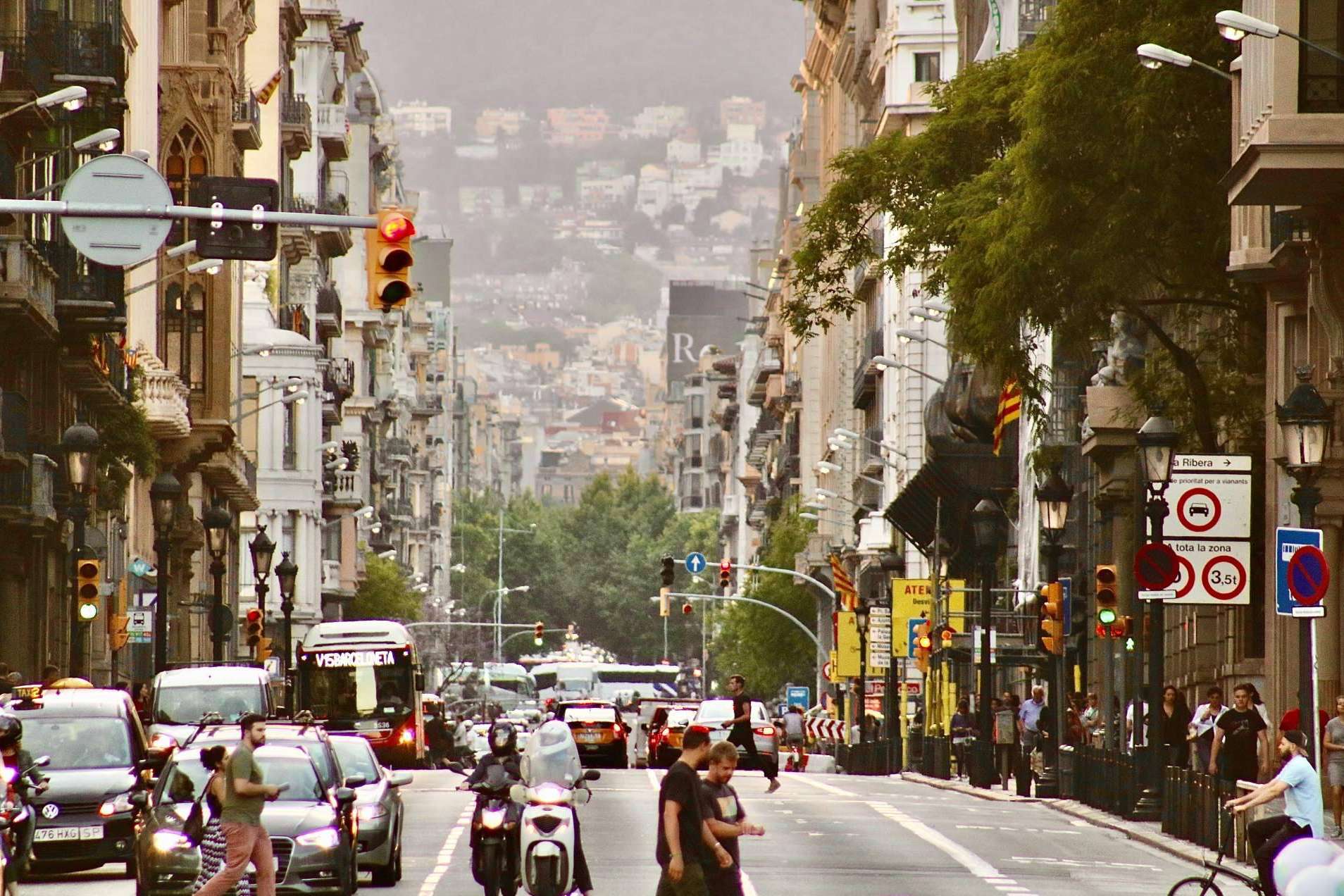 Parkimeter ofrece una alternativa a la zona azul para aparcar en Barcelona