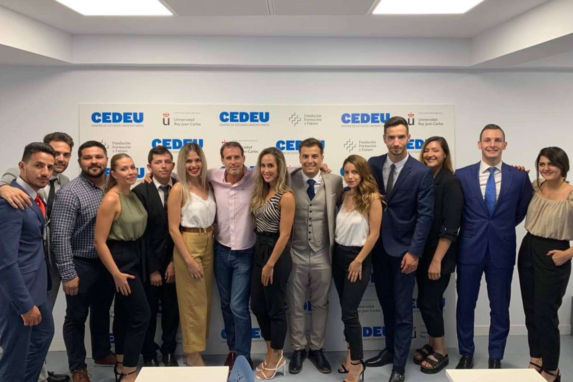 Formación en Madrid con BRAVO19 ¿Cómo obtener el título de auxiliar de vuelo?
