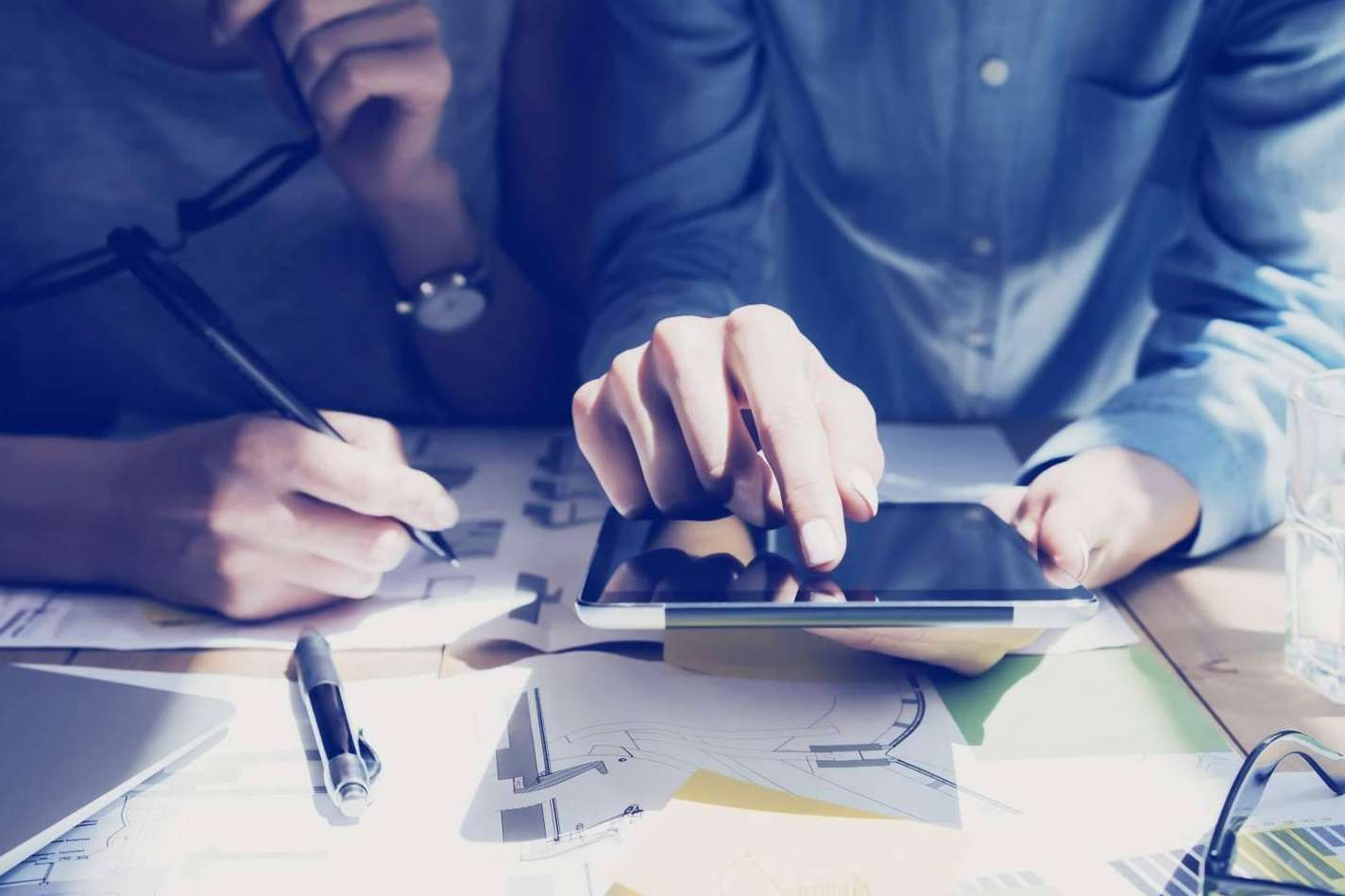 Digitalizar el negocio mediante los servicios de la agencia de marketing Digital Impacts