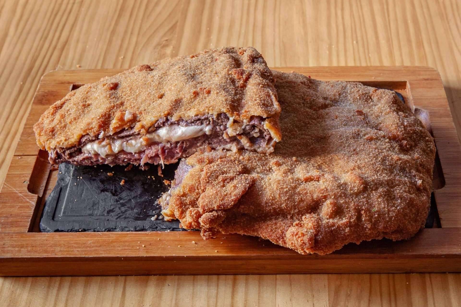 Brutal Cachopo permite disfrutar del sabor asturiano con servicios de cachopo a domicilio en Madrid