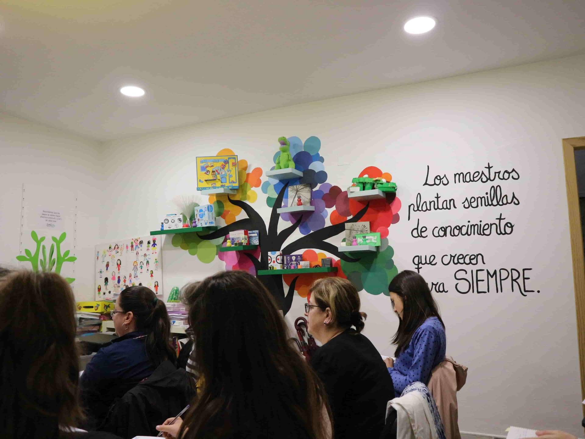 ¿Cuál es la metodología de Kadoora para aprobar una oposición de educación?