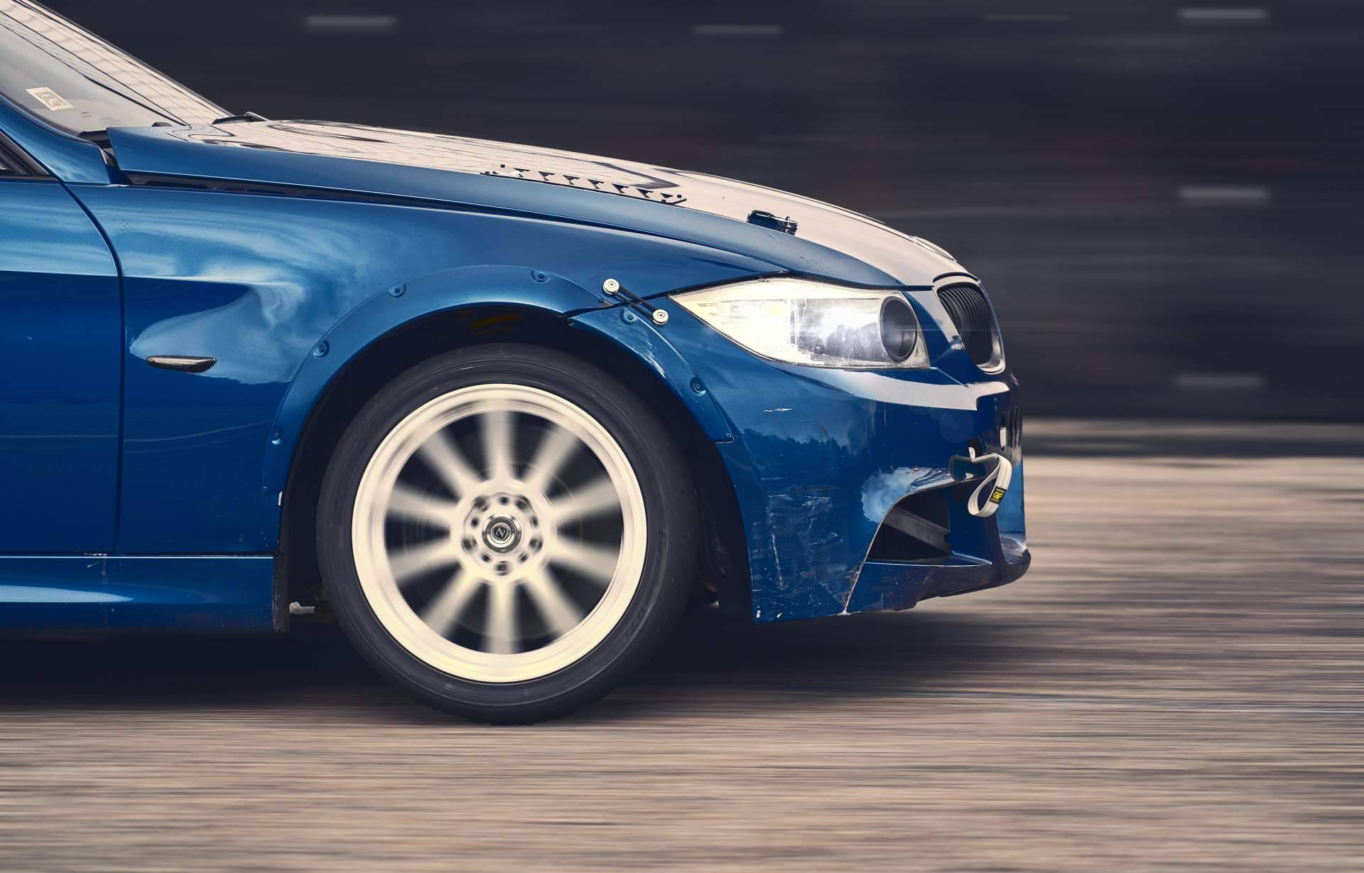 Los beneficios de aumentar potencia coche a partir de la reprogramación del vehículo con Denikey