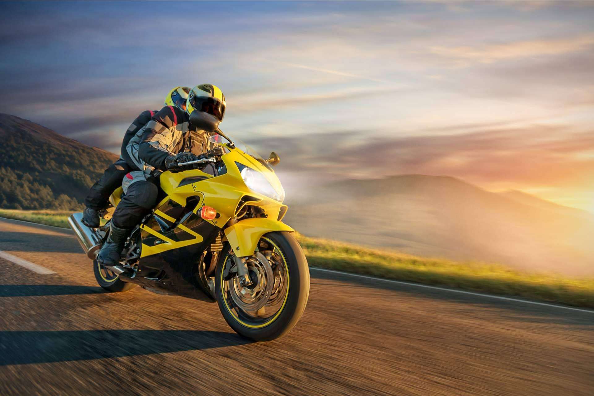 La mejor selección de marcas se encuentra en la mejor tienda de ropa de moto y accesorios
