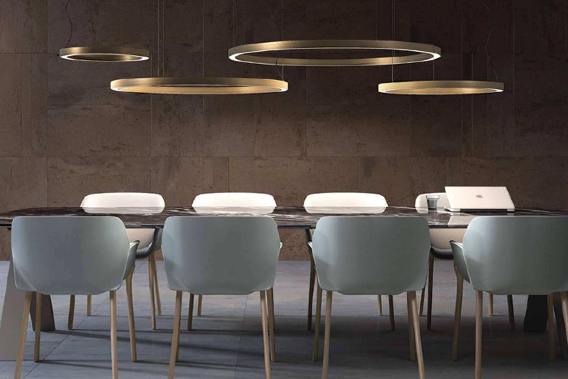 La lámpara circular se ha convertido en el clásico de INSOLIT como recurso para iluminar un espacio