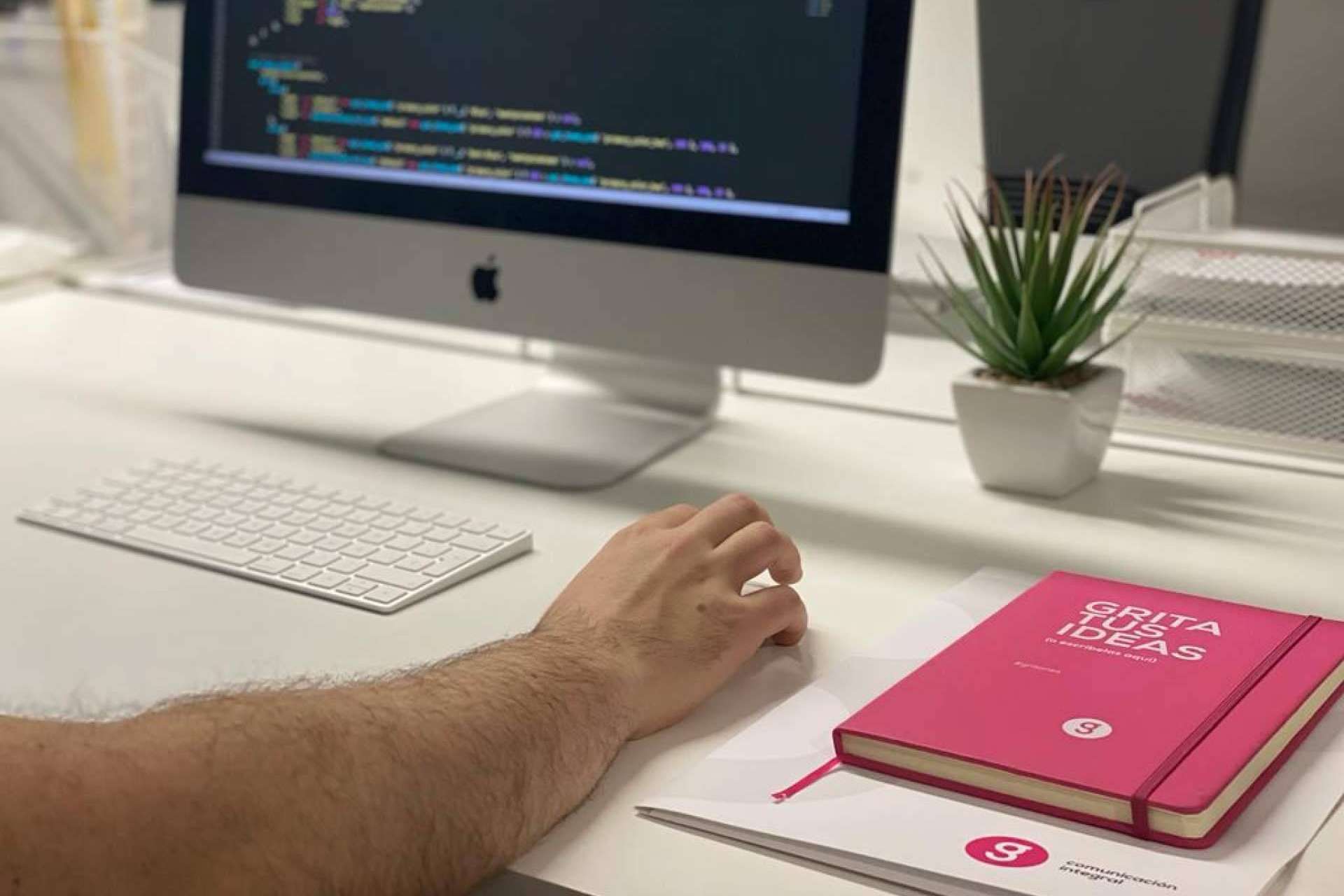 Conseguir el éxito en internet es posible gracias al diseño web de Gritovisual, galardonados con el Certificado Empresa Digna de Confianza