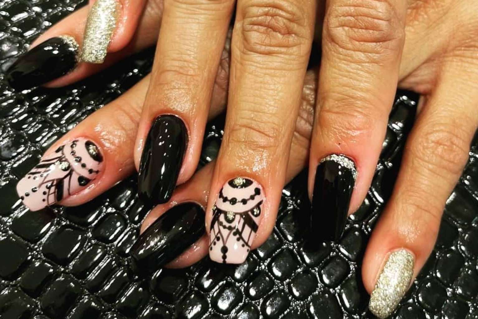¿Dónde encontrar diseños de uñas de la temporada otoño-invierno y navideños? La Negra Ama Tus Uñas