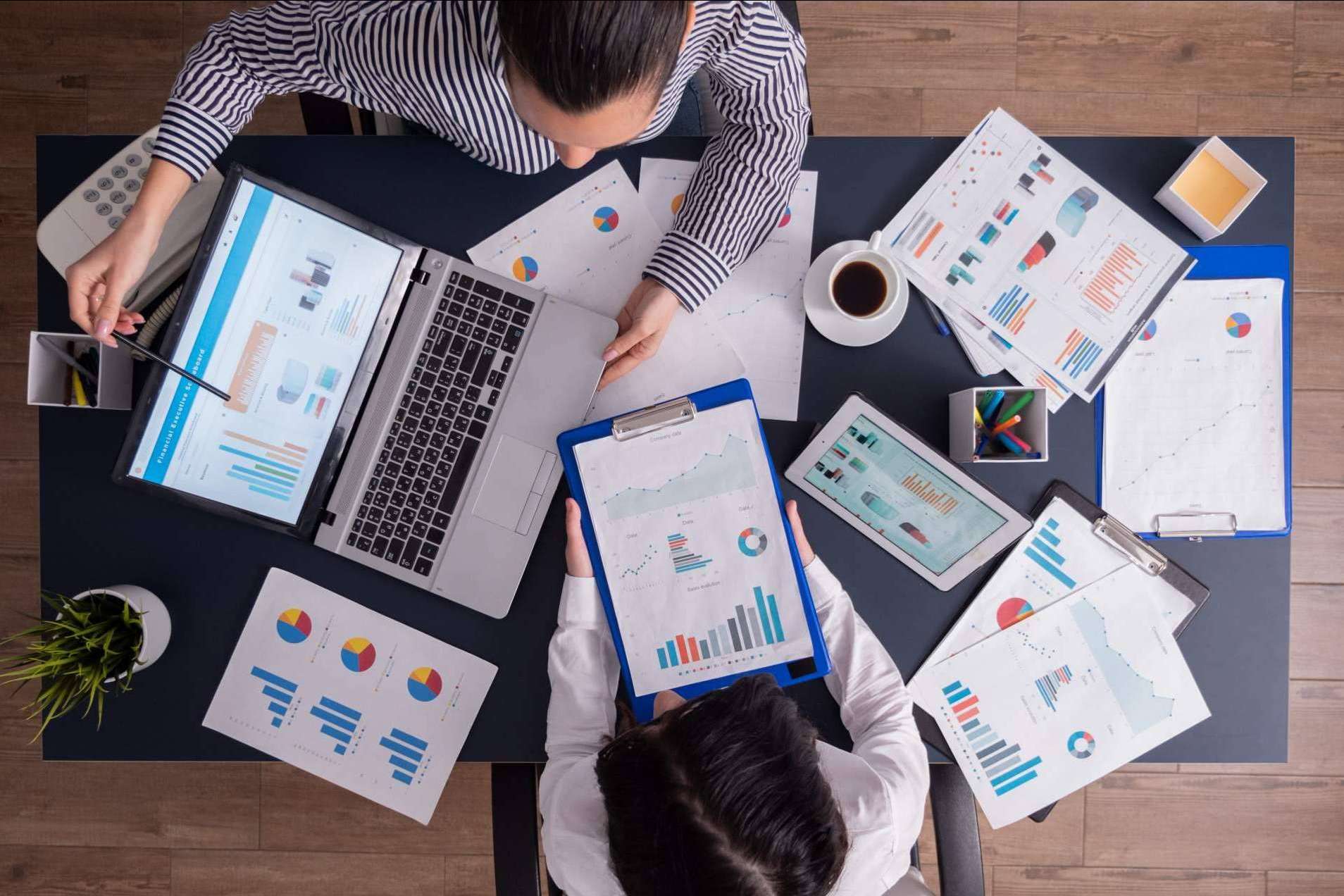 Los beneficios de contratar una agencia especializada en gestión de marcas